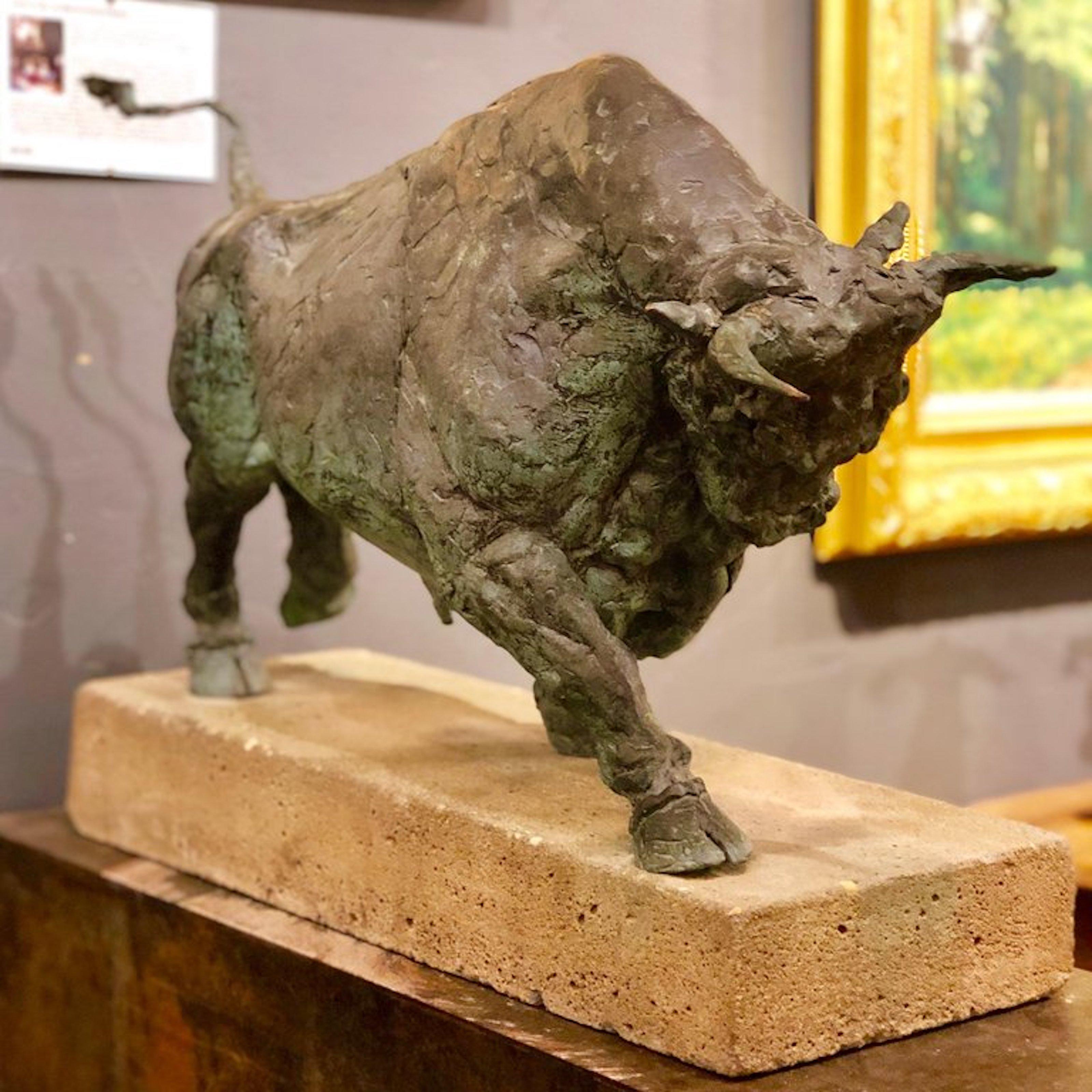 bull sculptures