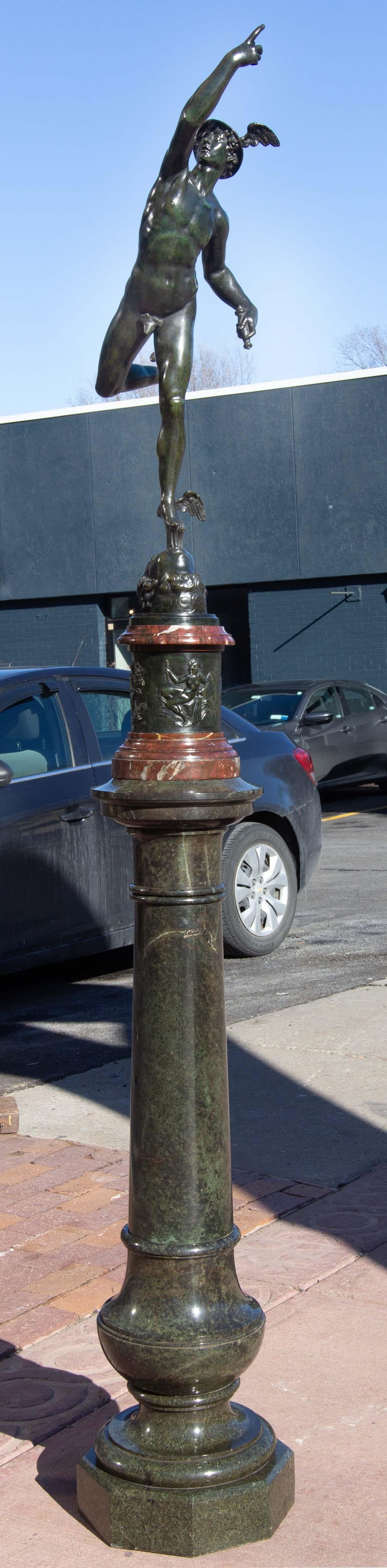 Große feine Bronzeskulptur von Quecksilberglas und Original-Marmorsockel – Sculpture von Unknown