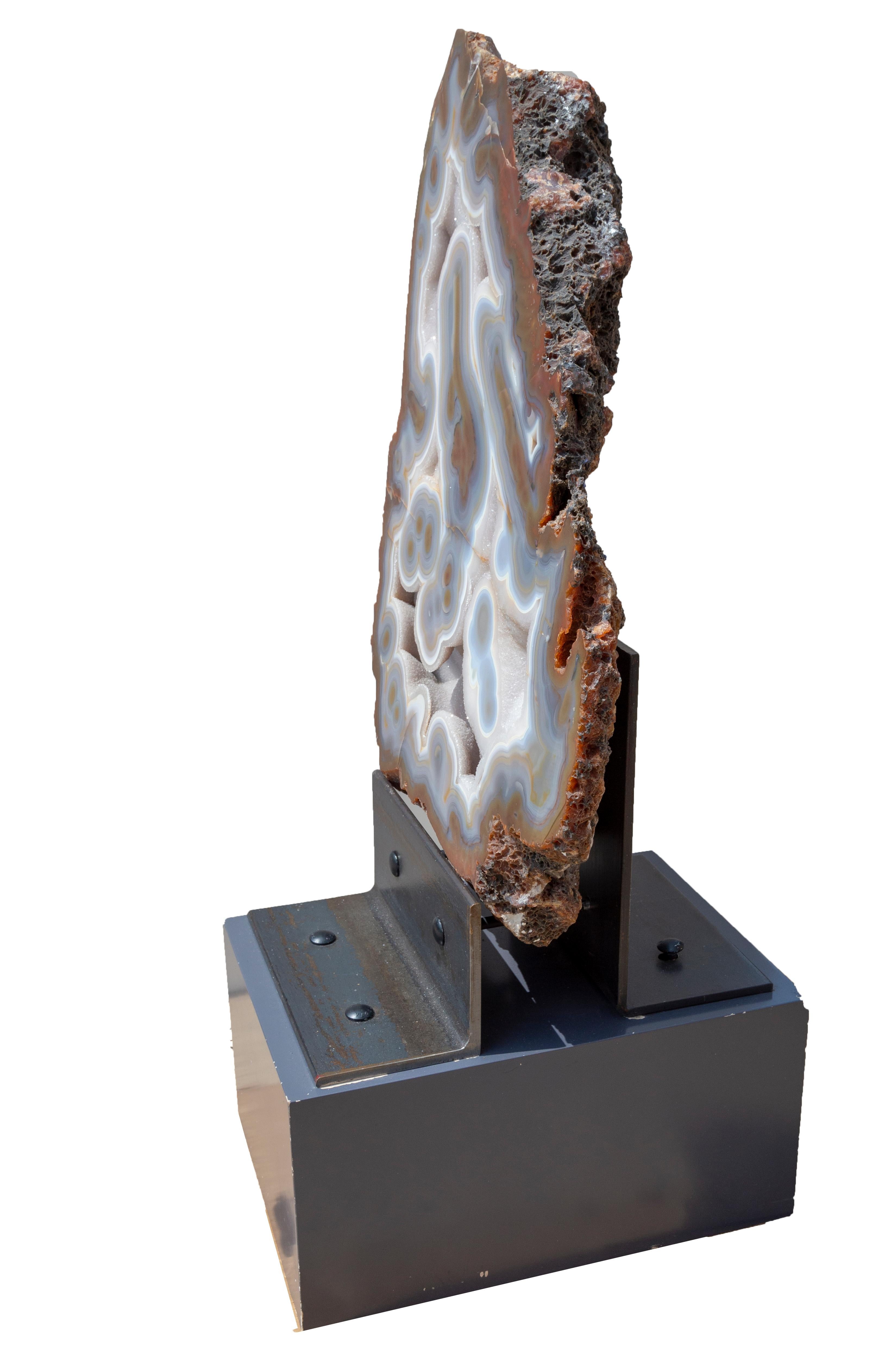 Geode mit Ständer – Sculpture von Unknown