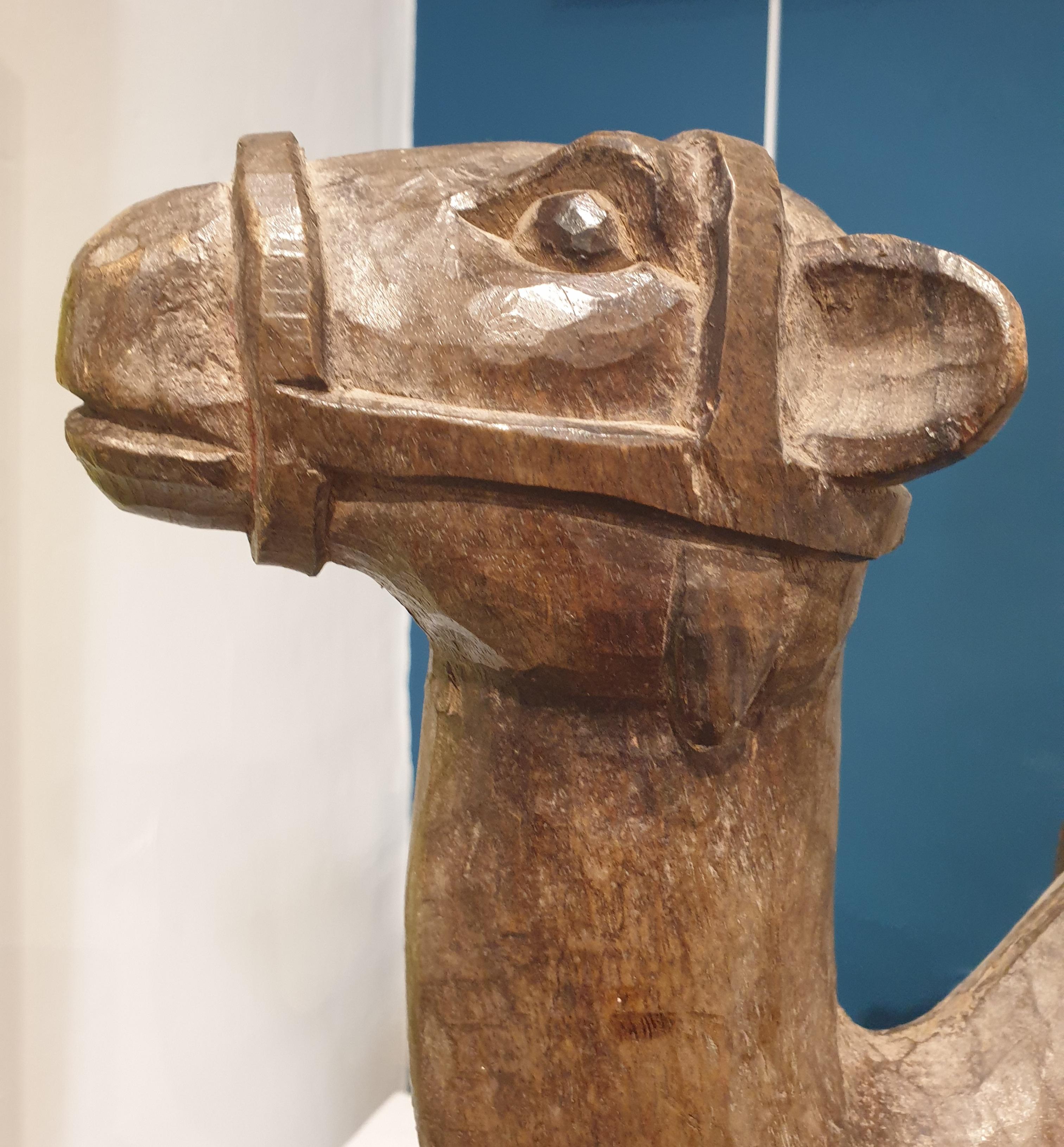 Large Neapolitan 19th Century Hardwood Sculpture of a Crèche Camel. For Sale 2
