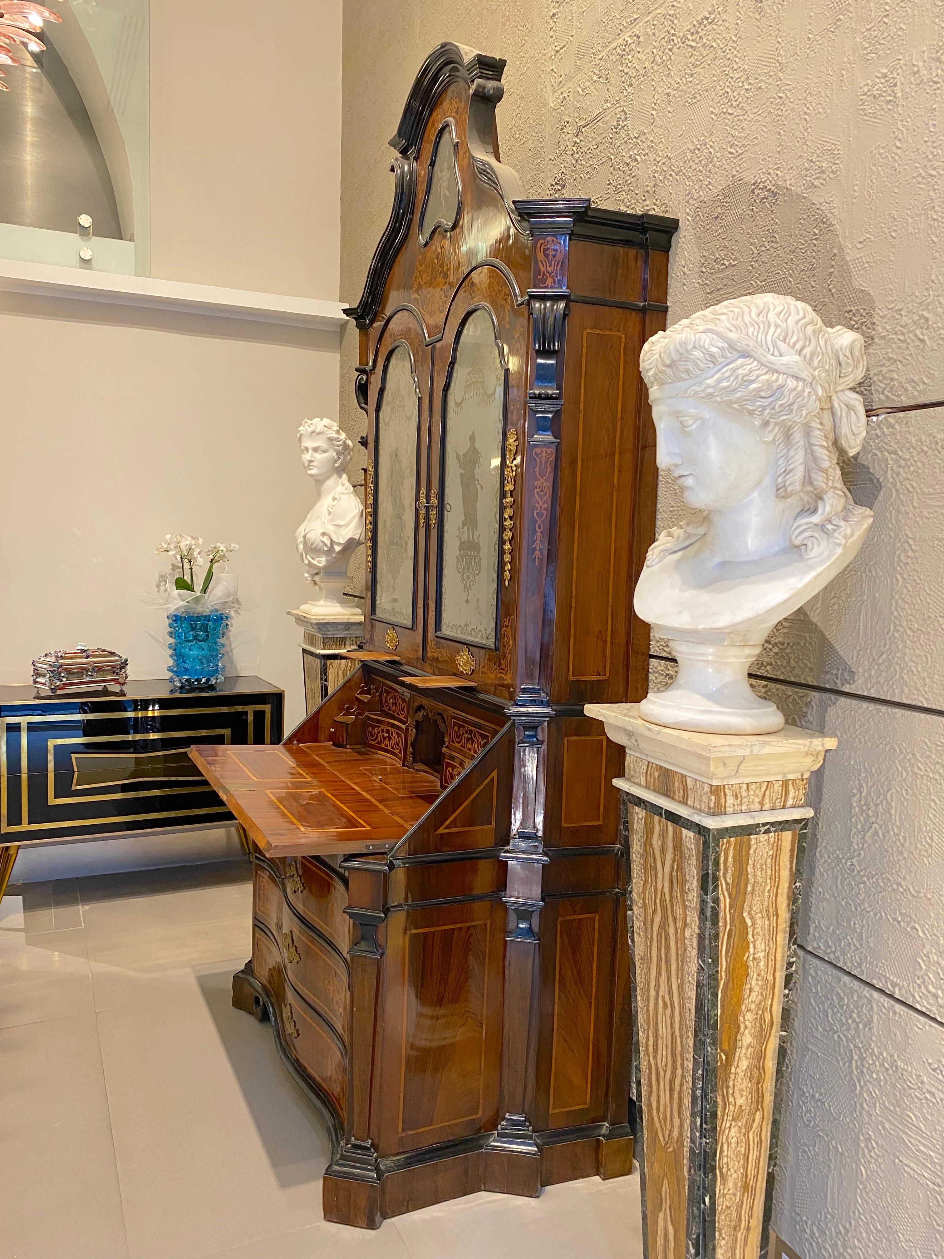 Very fine large Neoclassical  white marble bust of Arianna wearing a diadem with grape vine in her hair  after the antique in Vatican Museum .
Ariadne, in Greek mythology (Latin Arianna, French Arianne), was daughter of King Minos of Crete and his