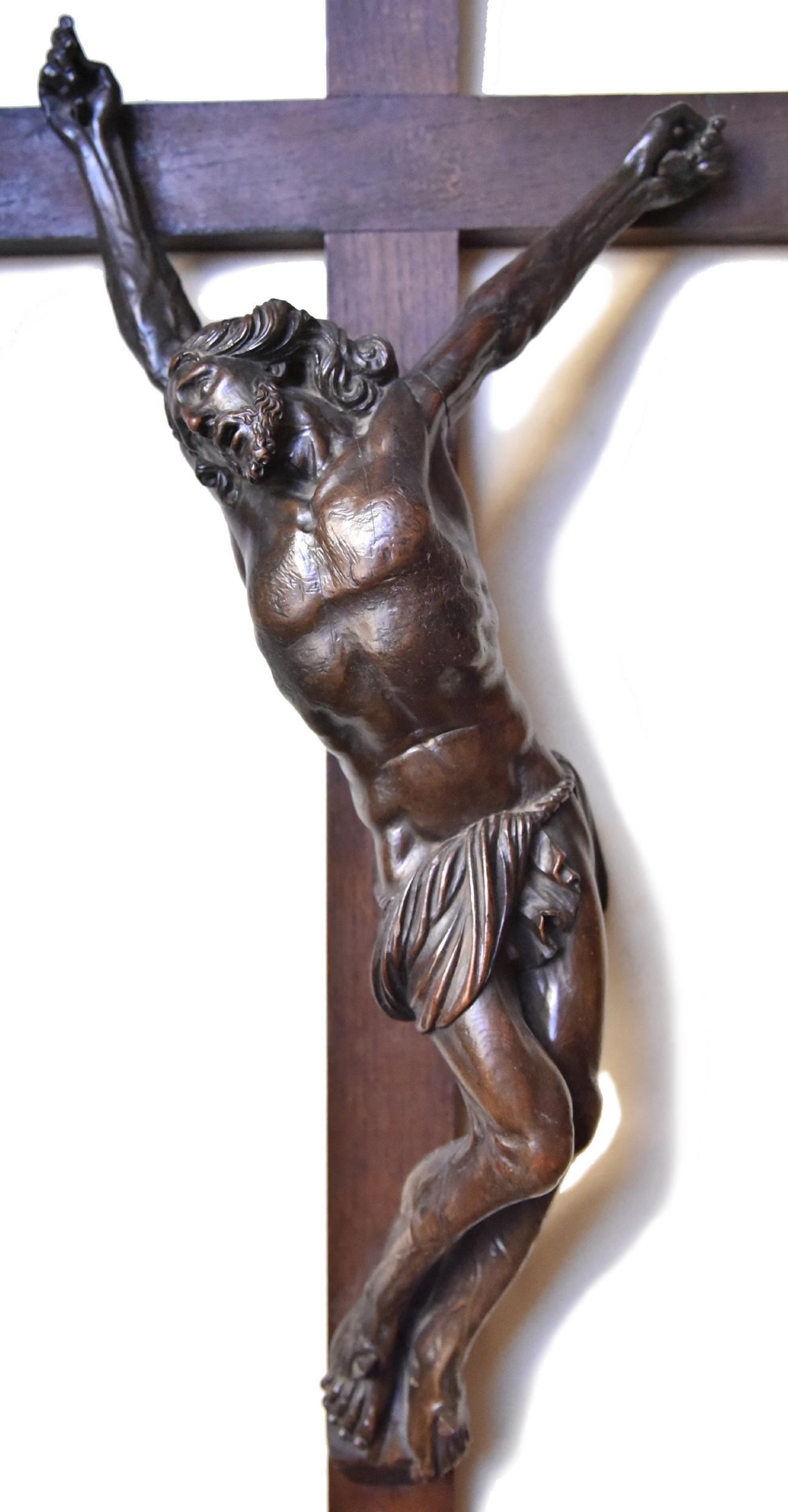 Unknown Figurative Sculpture - Large wooden Christ of the nineteenth century