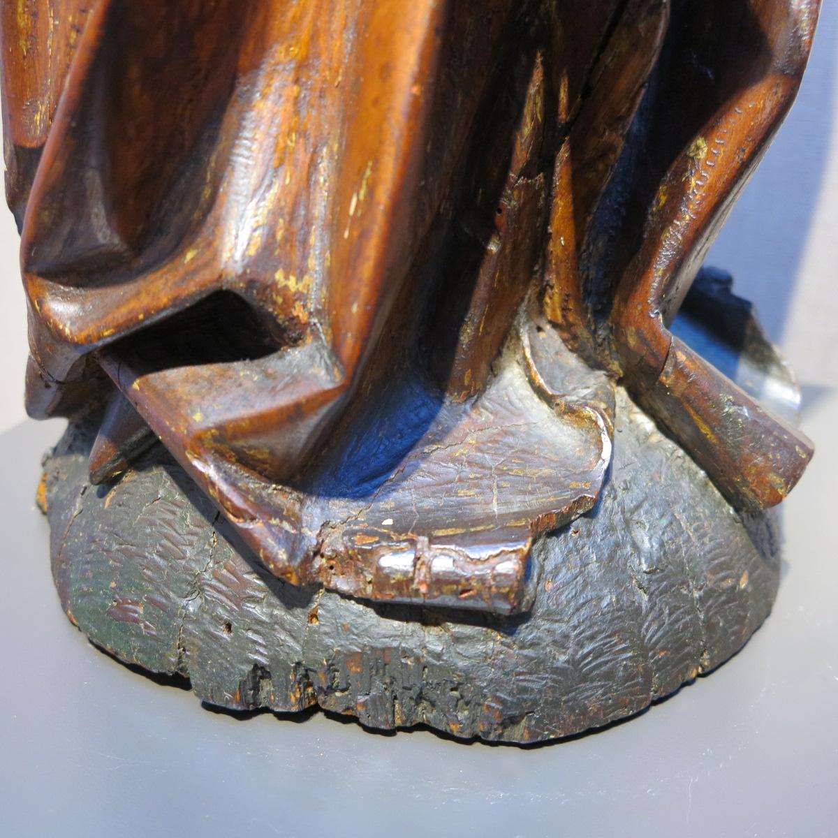 Figurine de maître bourgogne en noyer sculpté de la fin du 15e siècle, ancien maître des Pays-Bas  en vente 9