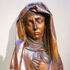Figura in legno di noce intagliato di Antico Maestro Borgognone dei Paesi Bassi della fine del XV secolo