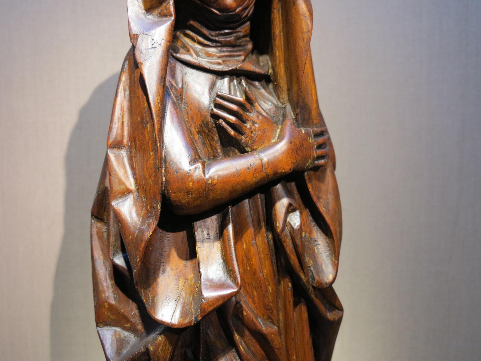 Figurine de maître bourgogne en noyer sculpté de la fin du 15e siècle, ancien maître des Pays-Bas  en vente 3