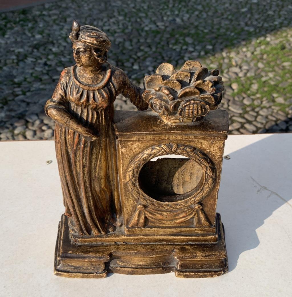 Late 18th century Venetian figure sculpture - Watch holder - Gilded carved wood - Sculpture by Unknown