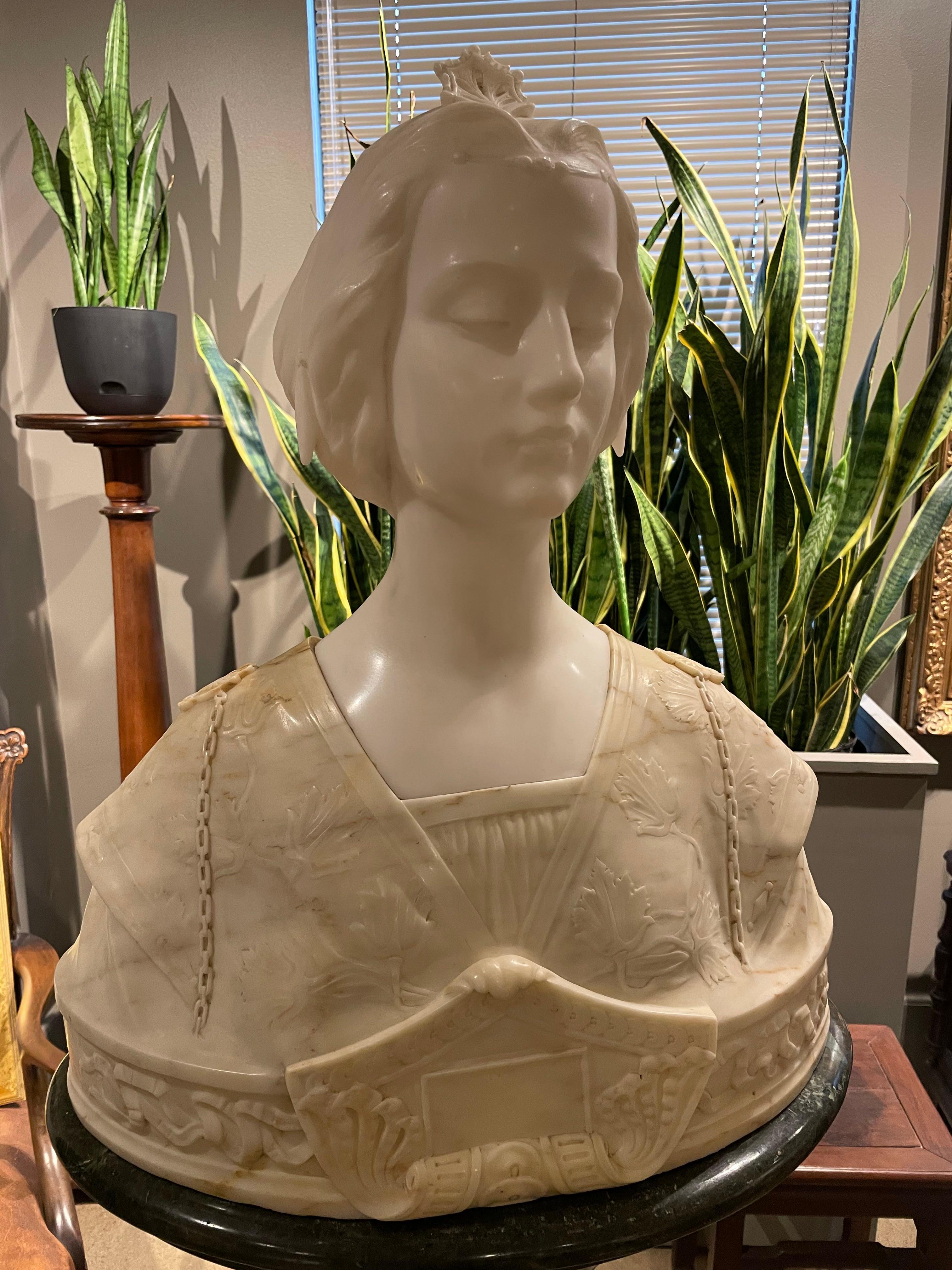 Fin du 19ème siècle italien Buste d'une dame de la Renaissance avec piédestal en vente 4