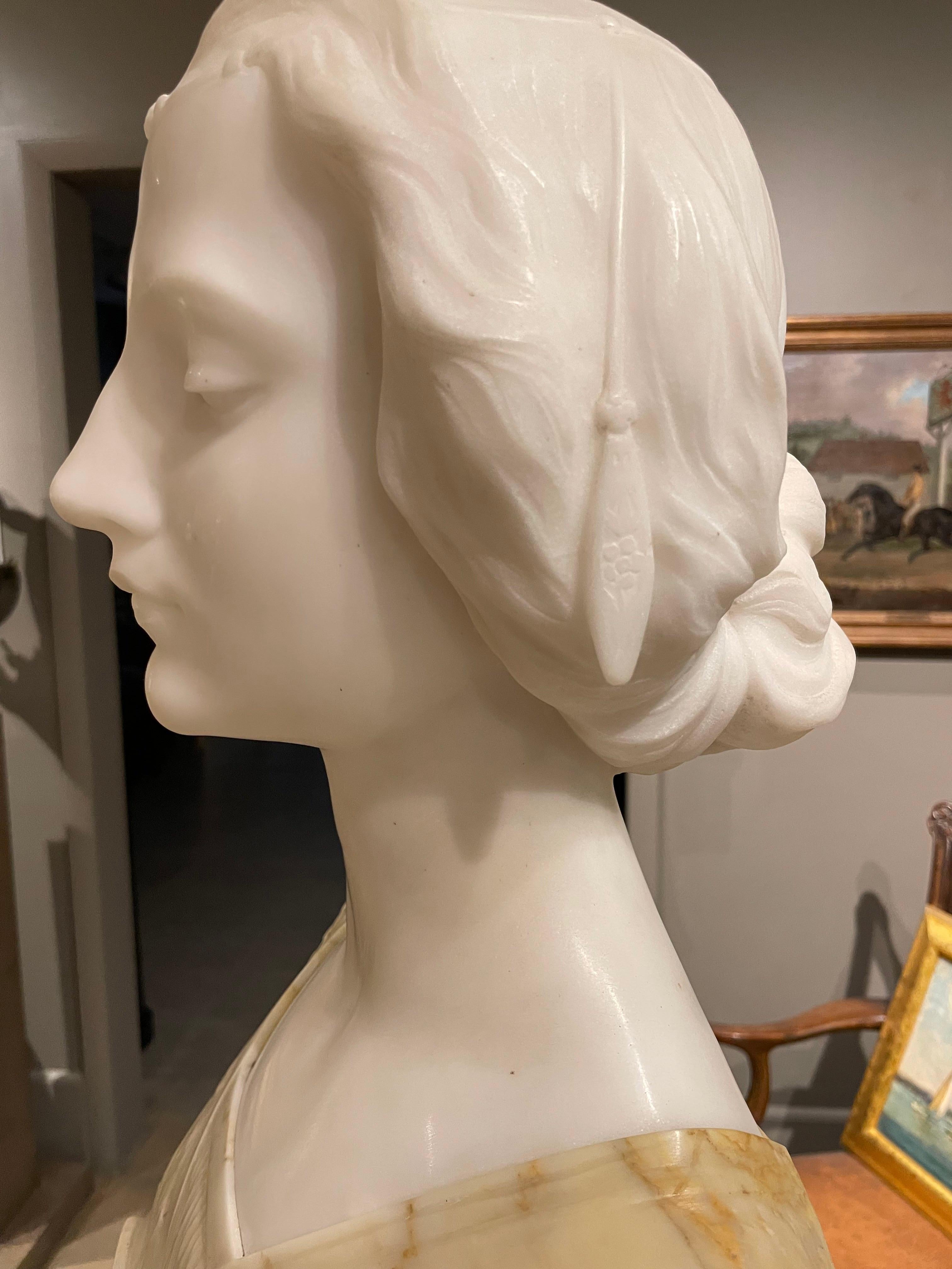Fin du 19ème siècle italien Buste d'une dame de la Renaissance avec piédestal en vente 5