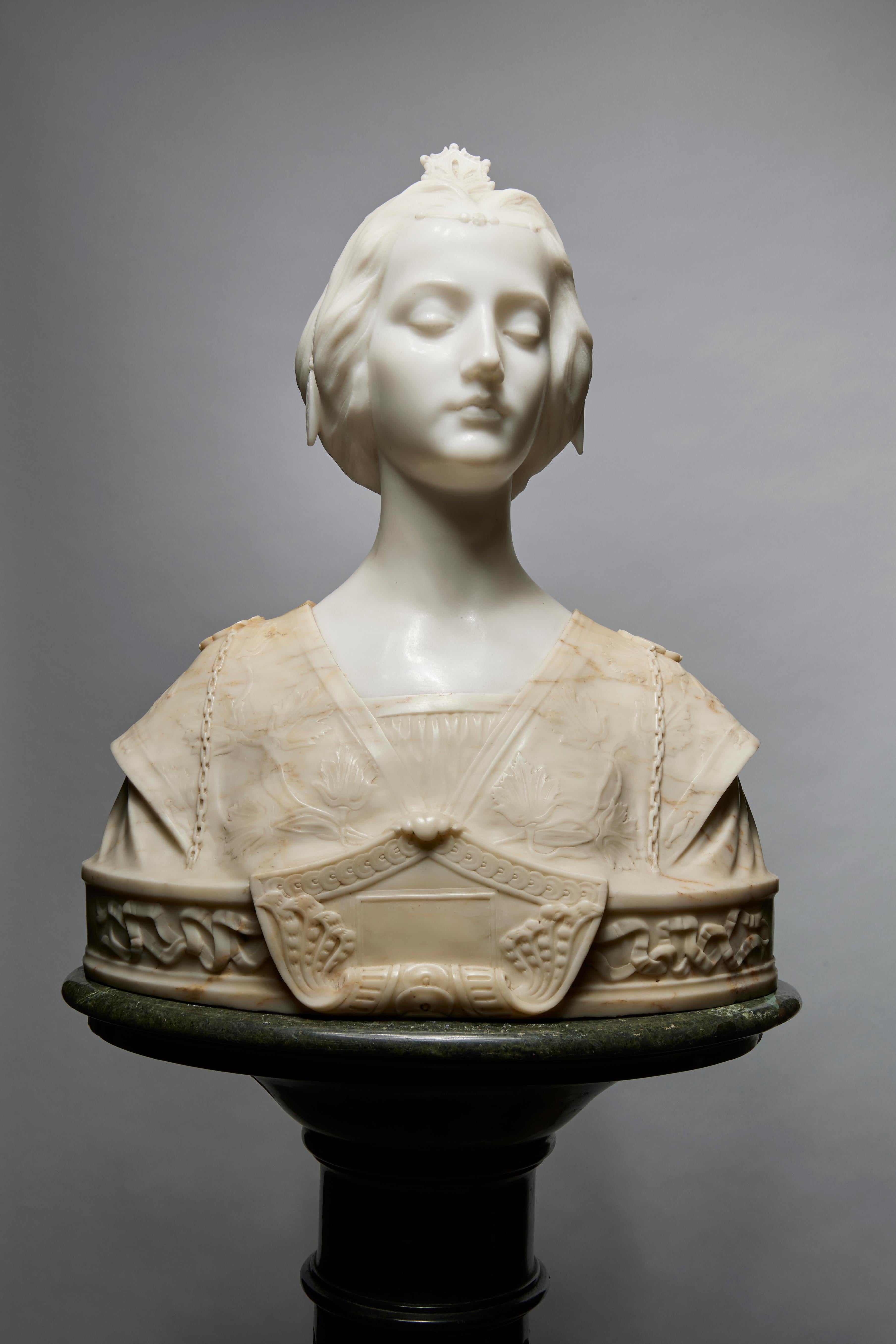 Unknown Figurative Sculpture – Italienische Büste einer Renaissance-Dame mit Sockel aus dem späten 19. Jahrhundert, fein gearbeitet