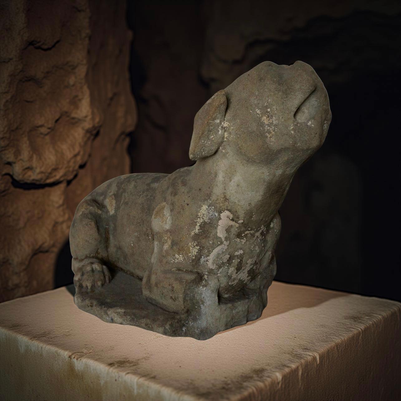 Levriero Grande Scultura Rinascimentale in Pietra Serena Firenze XVI secolo - Figurative Sculpture Gray di Unknown