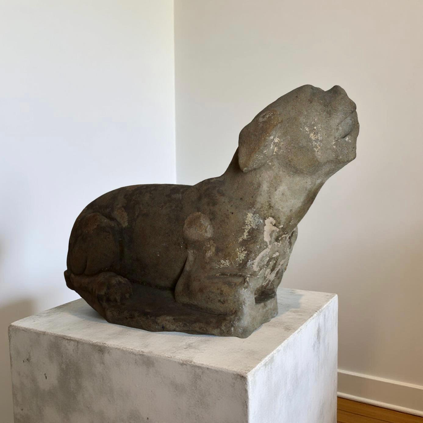 Figurative Sculpture di Unknown - Levriero Grande Scultura Rinascimentale in Pietra Serena Firenze XVI secolo