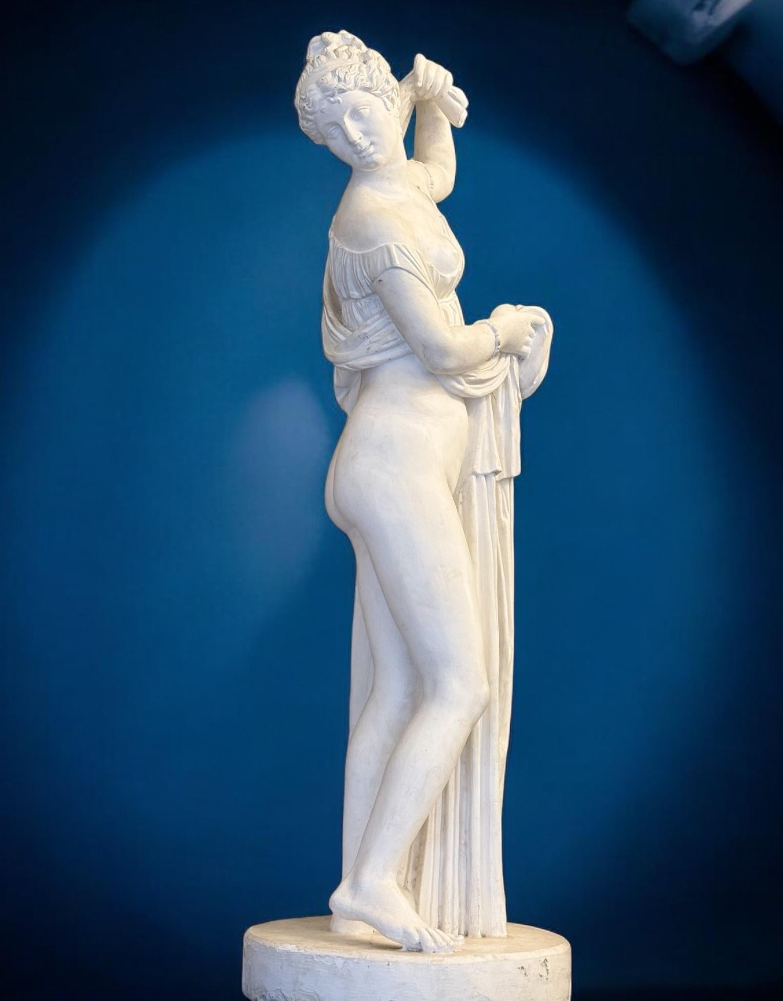 Estatua de escayola de tamaño natural de la Venus o Afrodita calipigiana  1920' en venta 5