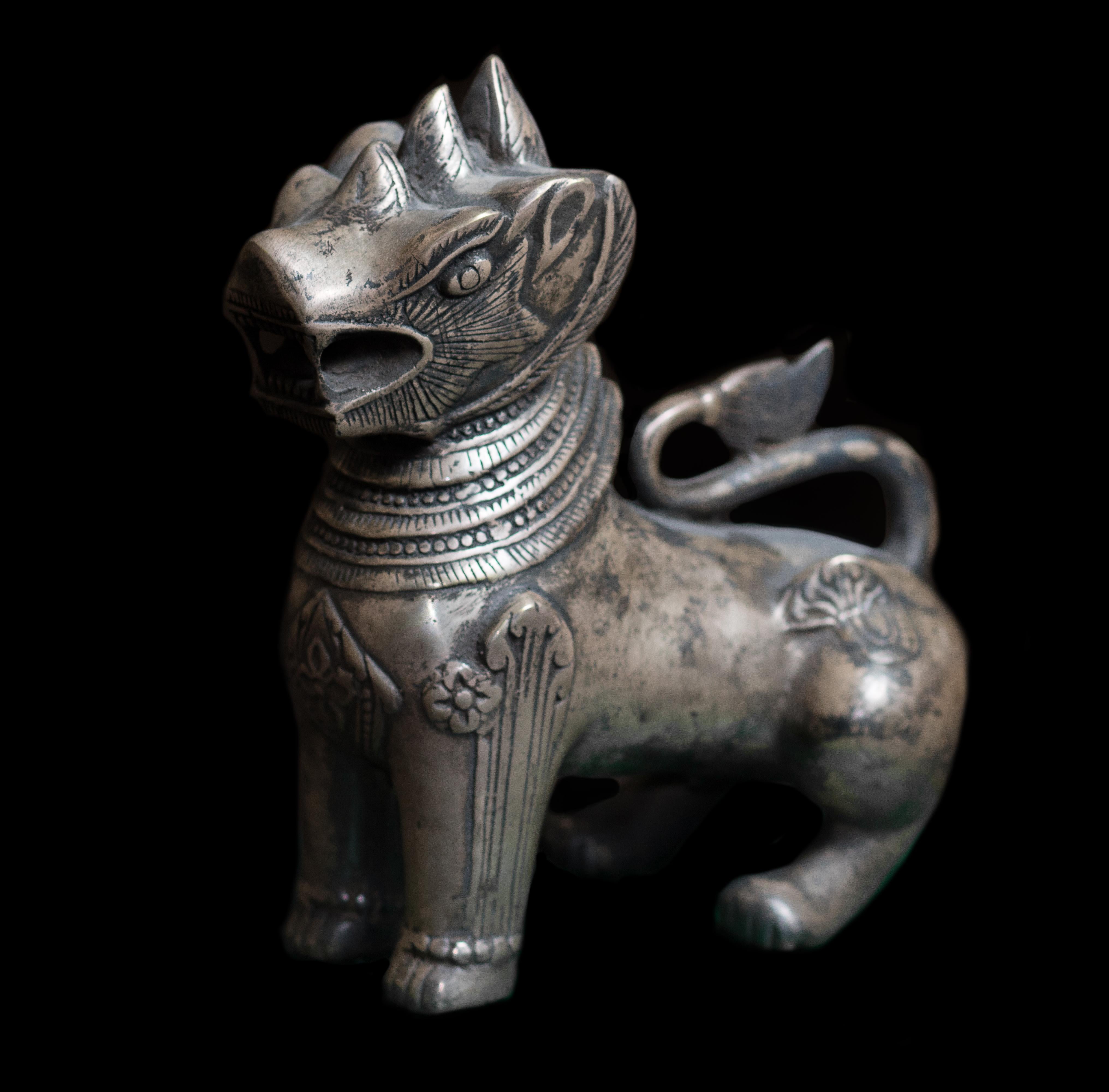 Unknown Figurative Sculpture - Lions Guardians 18th/19th century