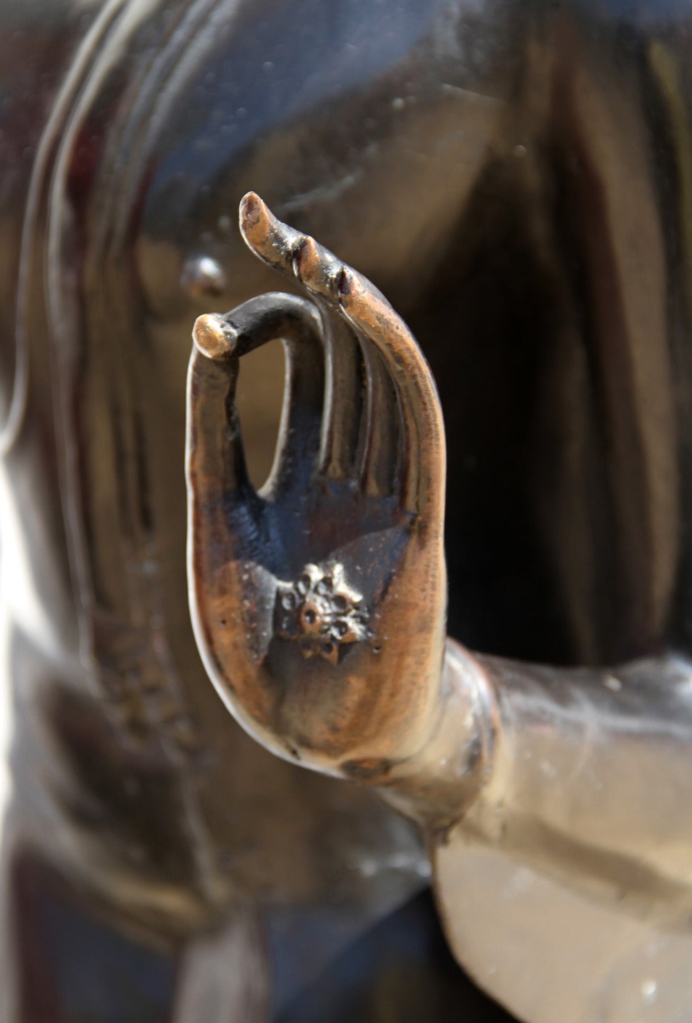 Loto, Escultura de Bronce Original Tailandesa Principios del Siglo XX - Sculpture Rajput de Unknown