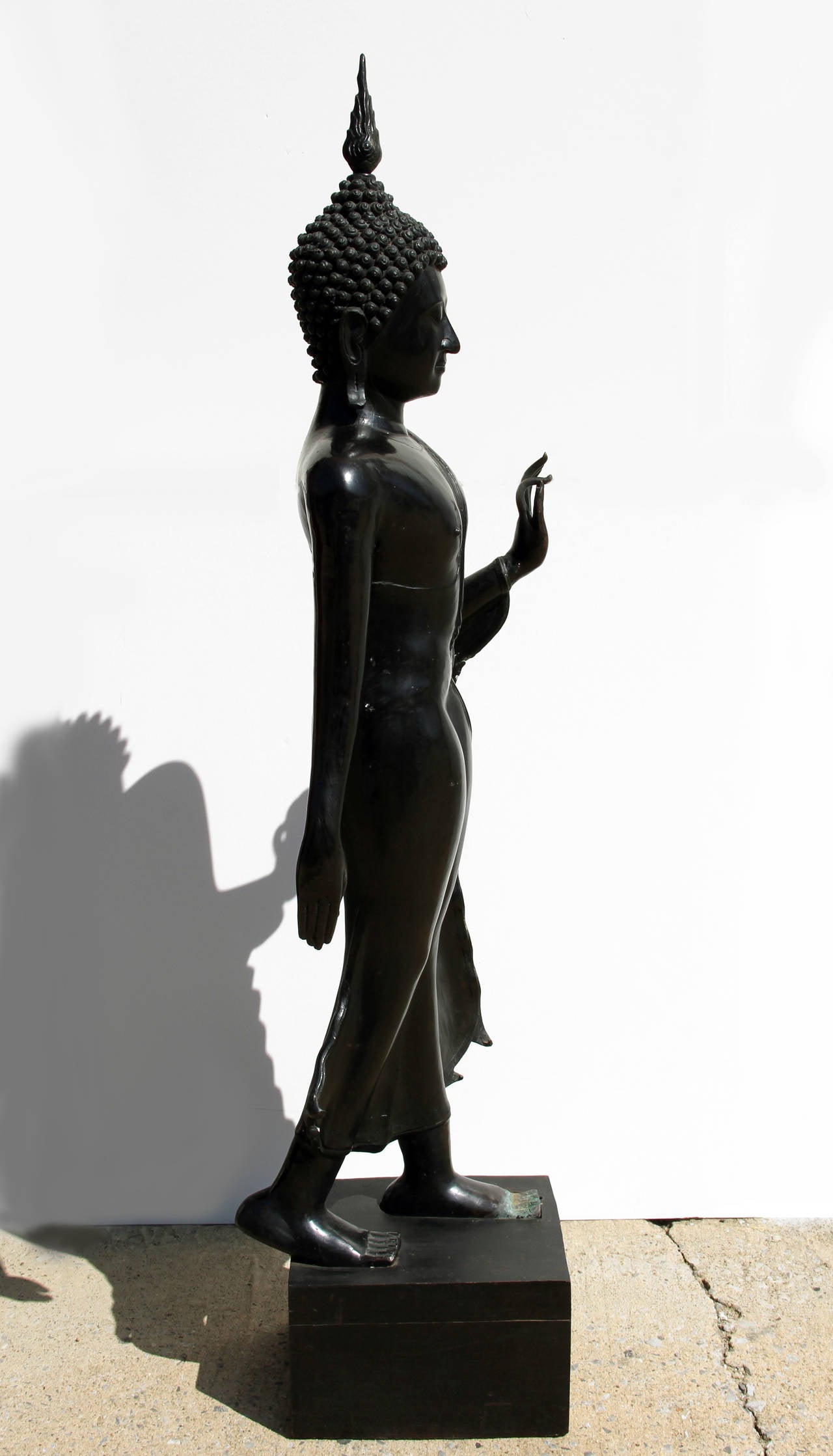 Loto, Escultura de Bronce Original Tailandesa Principios del Siglo XX en venta 1