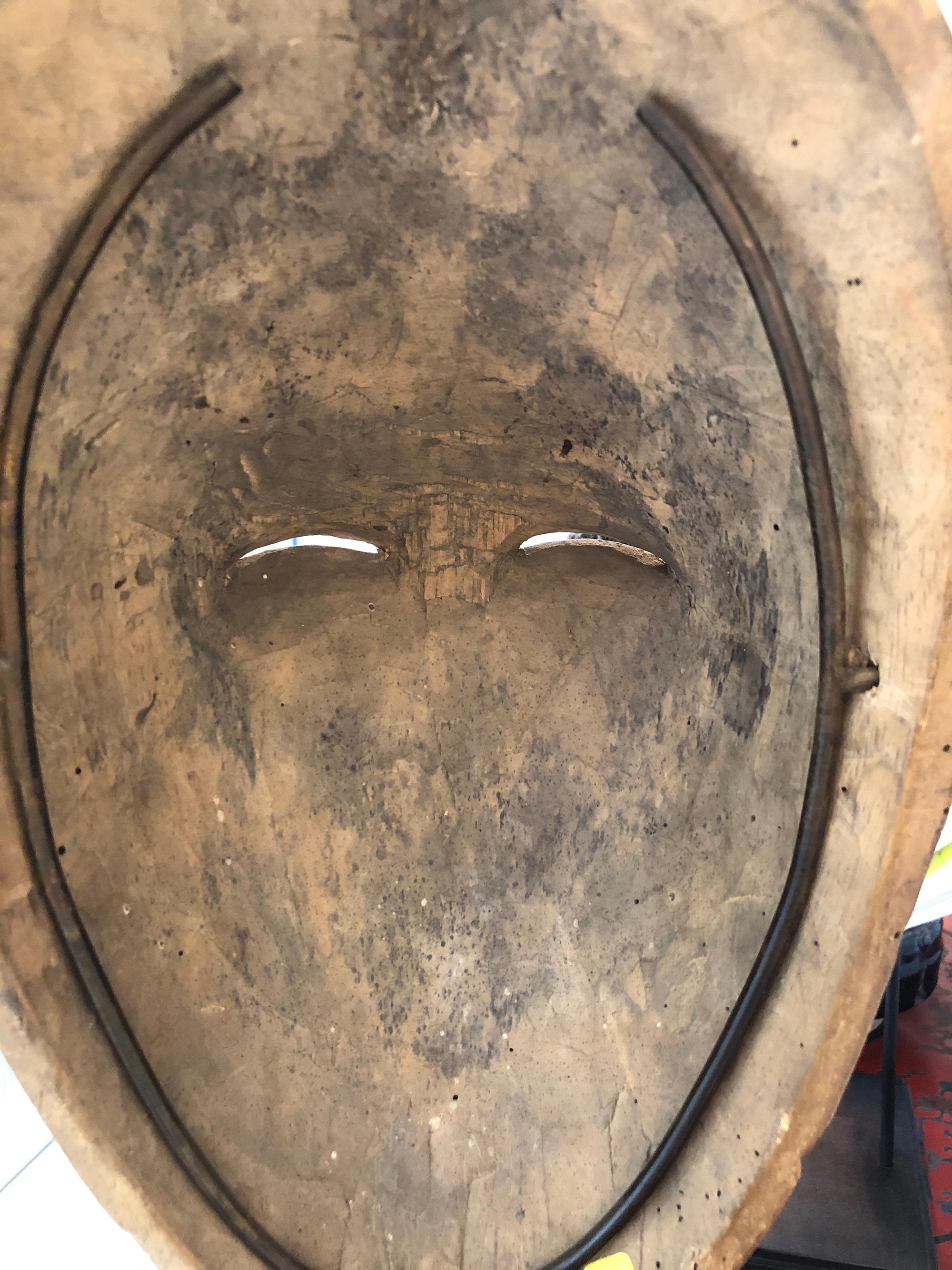 Maschera Lumbo Ogooue della provincia di Ngounie in Gabon, sconosciuta - Sculpture di Unknown