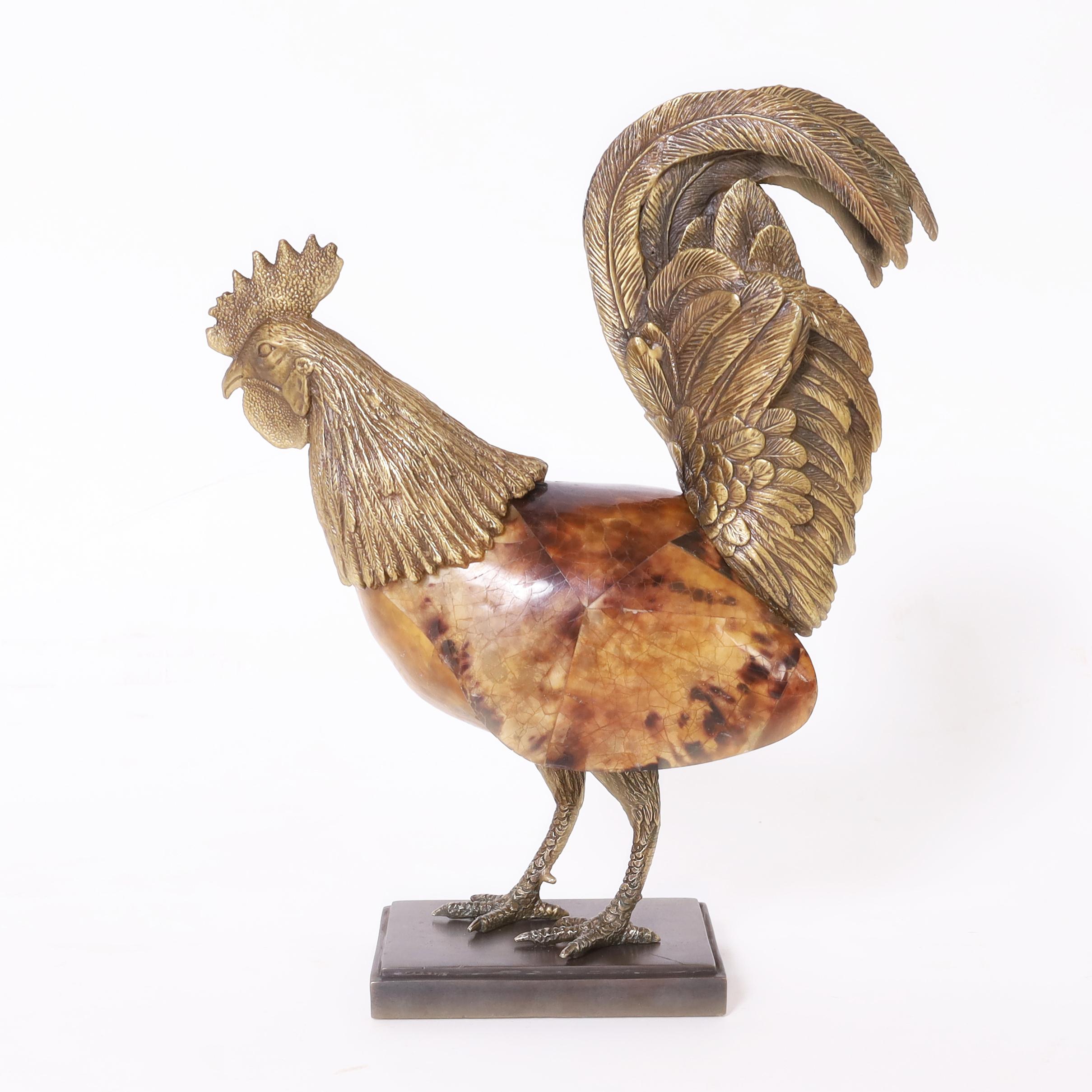 Maitland-Smith Escultura de Gallo de Bronce y Penshell Vintage - Sculpture Moderno de Unknown