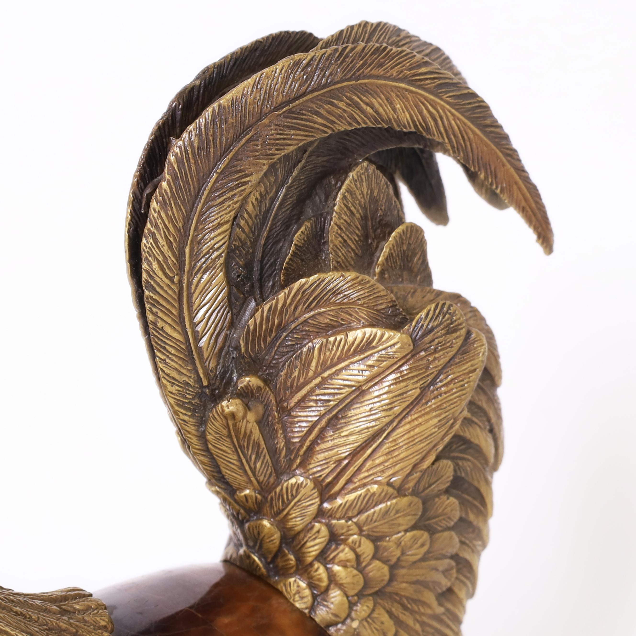 Maitland-Smith Escultura de Gallo de Bronce y Penshell Vintage en venta 4