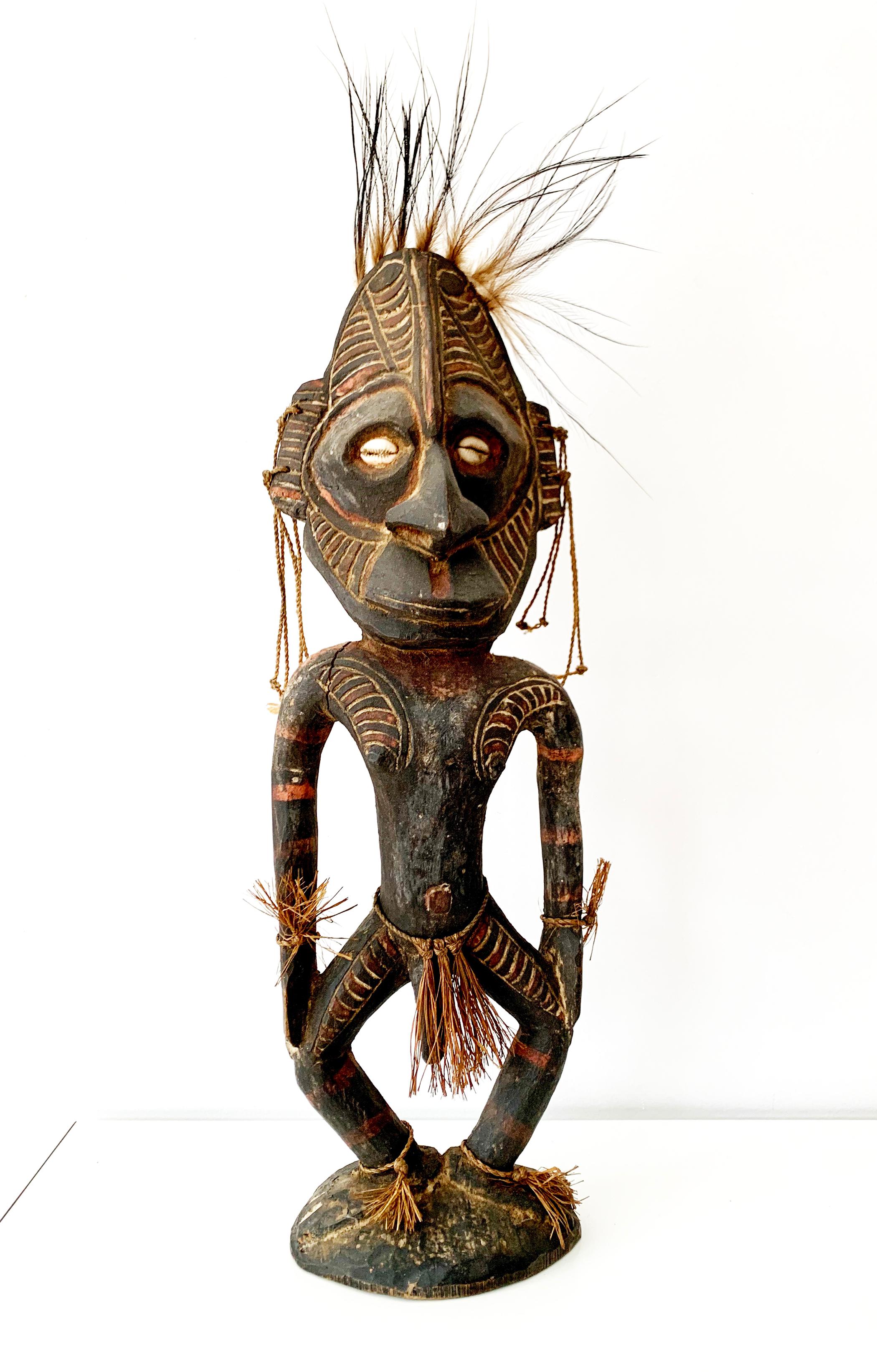 Ancestor-Spiritusfiguren von Männern und Frauen:: Sepik-Fluss:: Papua-Neuguinea – Sculpture von Unknown