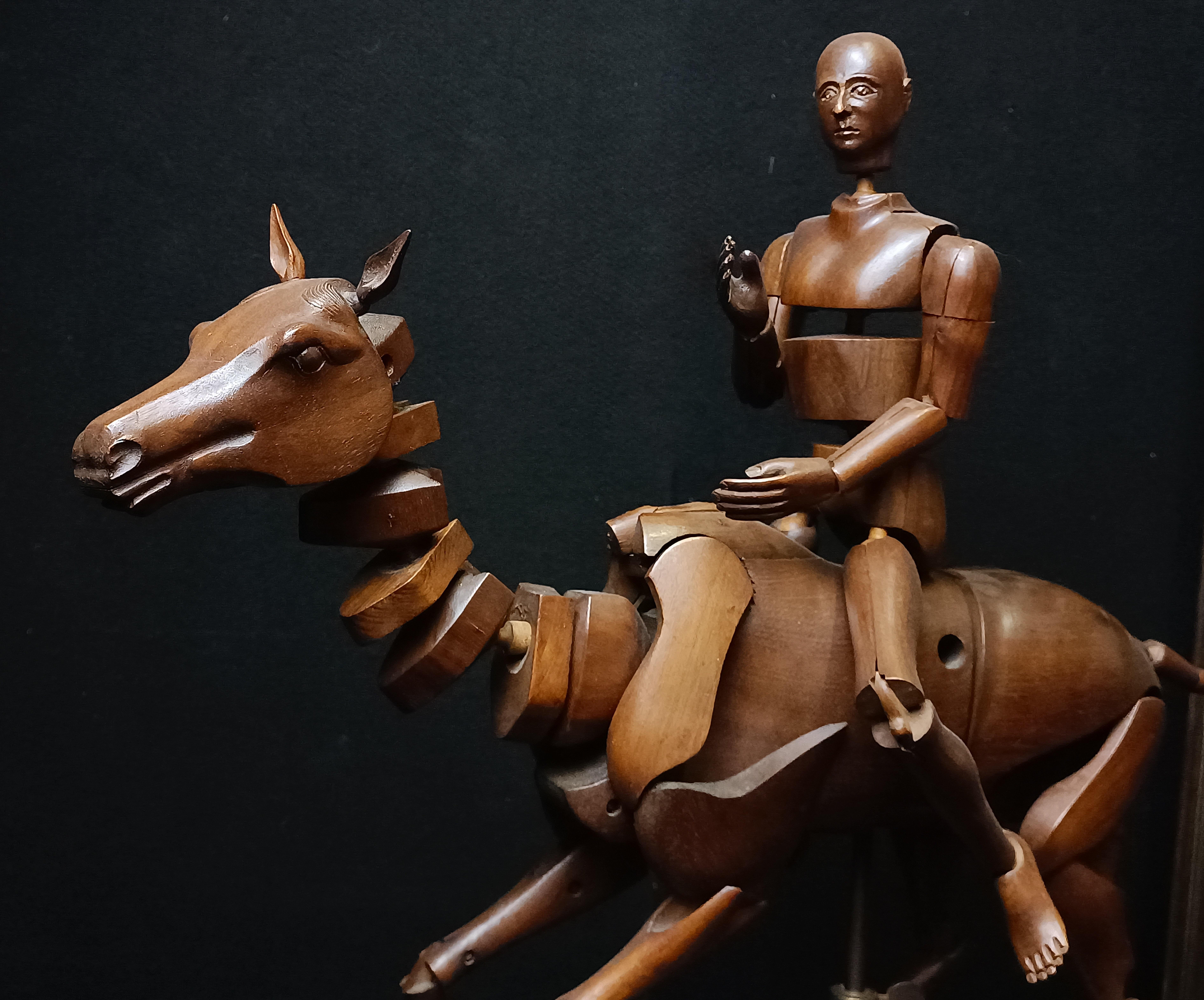 MANIQUÍ CON CABALLO DE PINTOR - Figurative Sculpture Brown de Unknown