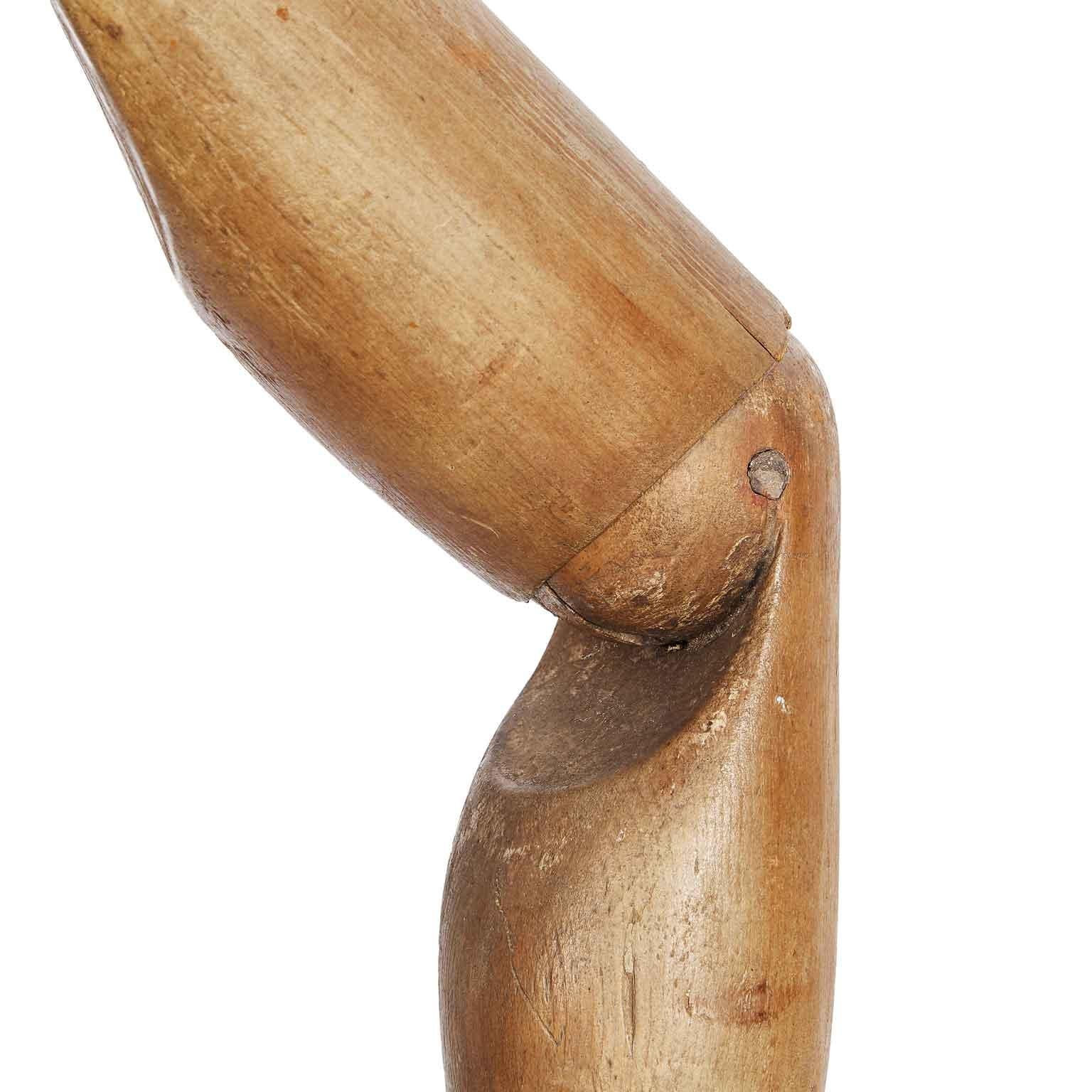 Maniquí femenino de tamaño natural Escultura articulada de haya italiana Mediados del siglo XIX en venta 6