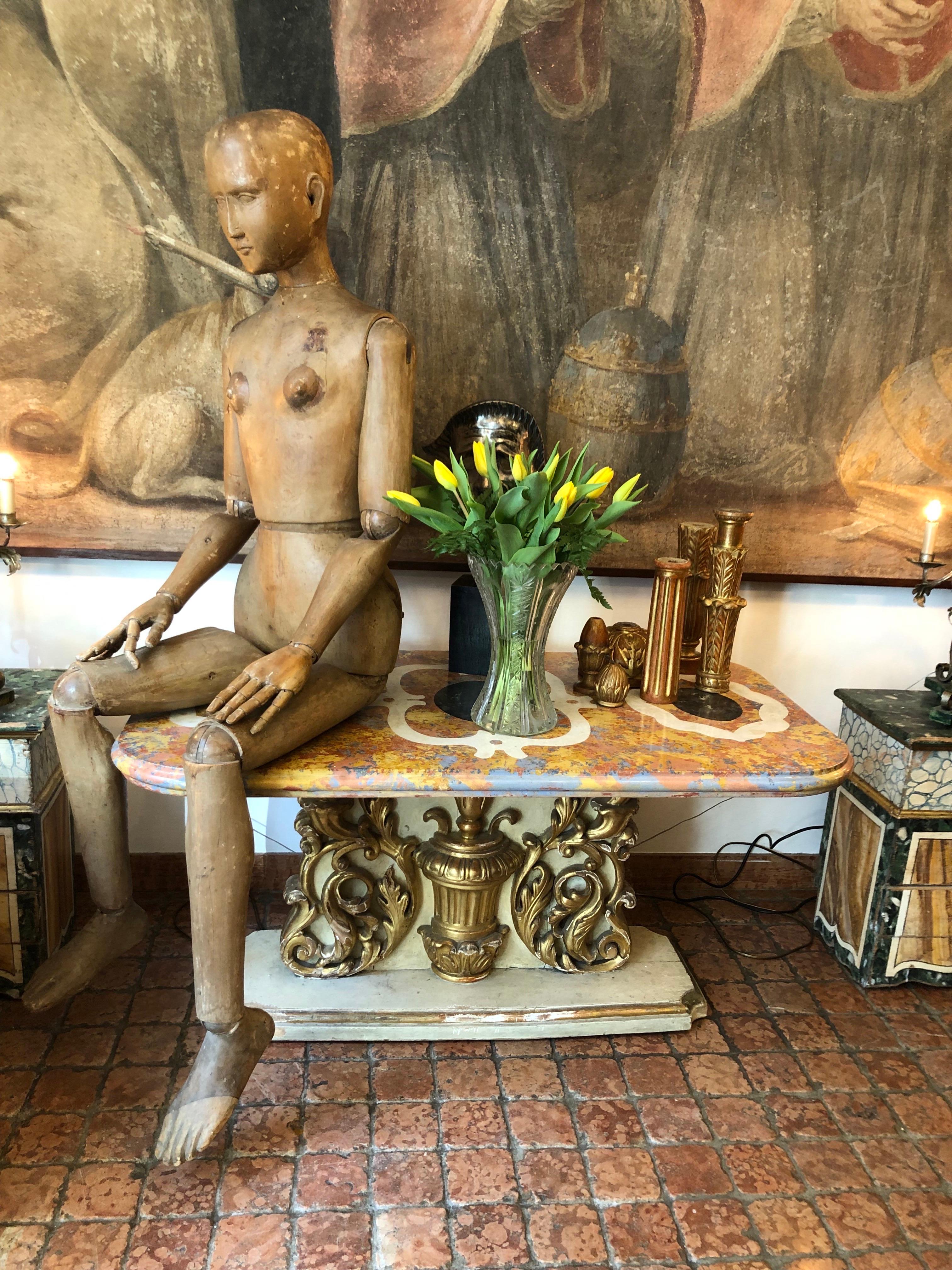 Maniquí femenino de tamaño natural Escultura articulada de haya italiana Mediados del siglo XIX en venta 13