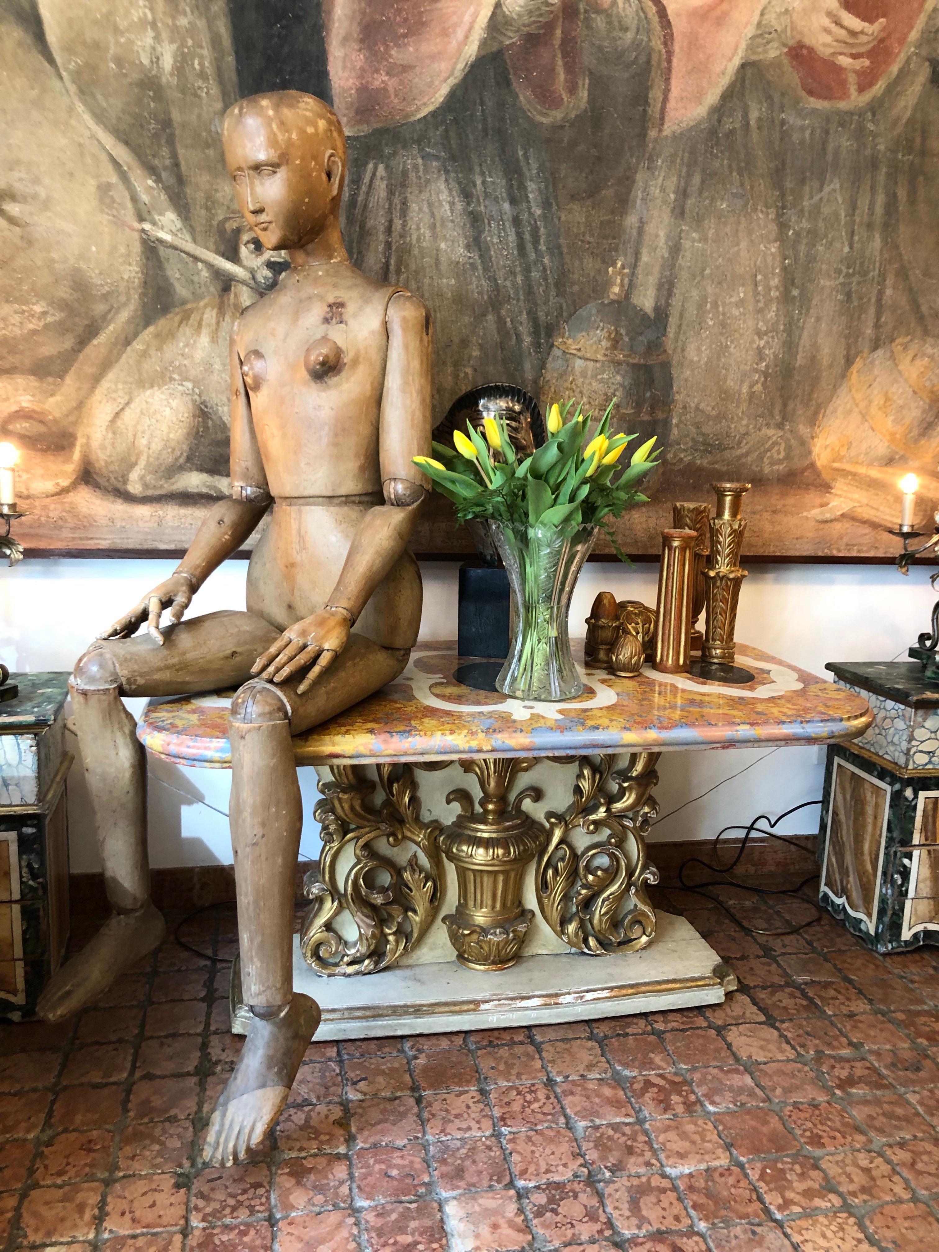 Maniquí femenino de tamaño natural Escultura articulada de haya italiana Mediados del siglo XIX en venta 14