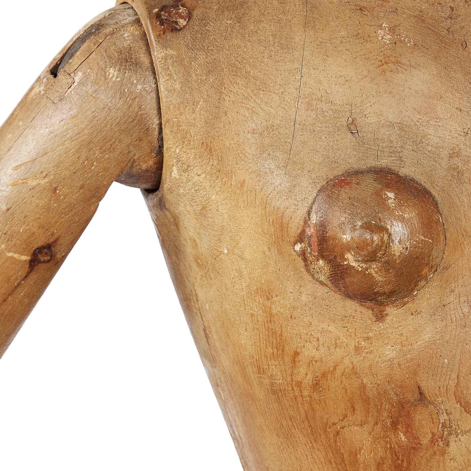 Maniquí femenino de tamaño natural Escultura articulada de haya italiana Mediados del siglo XIX en venta 1