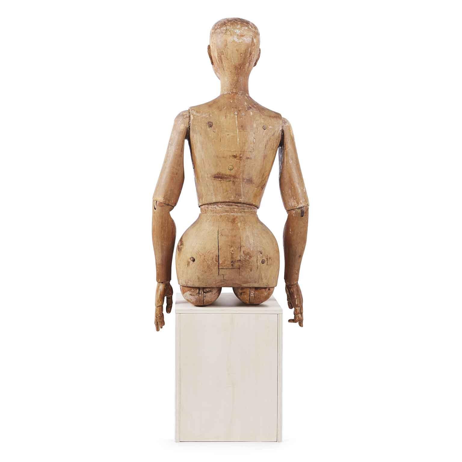 Maniquí femenino de tamaño natural Escultura articulada de haya italiana Mediados del siglo XIX en venta 3