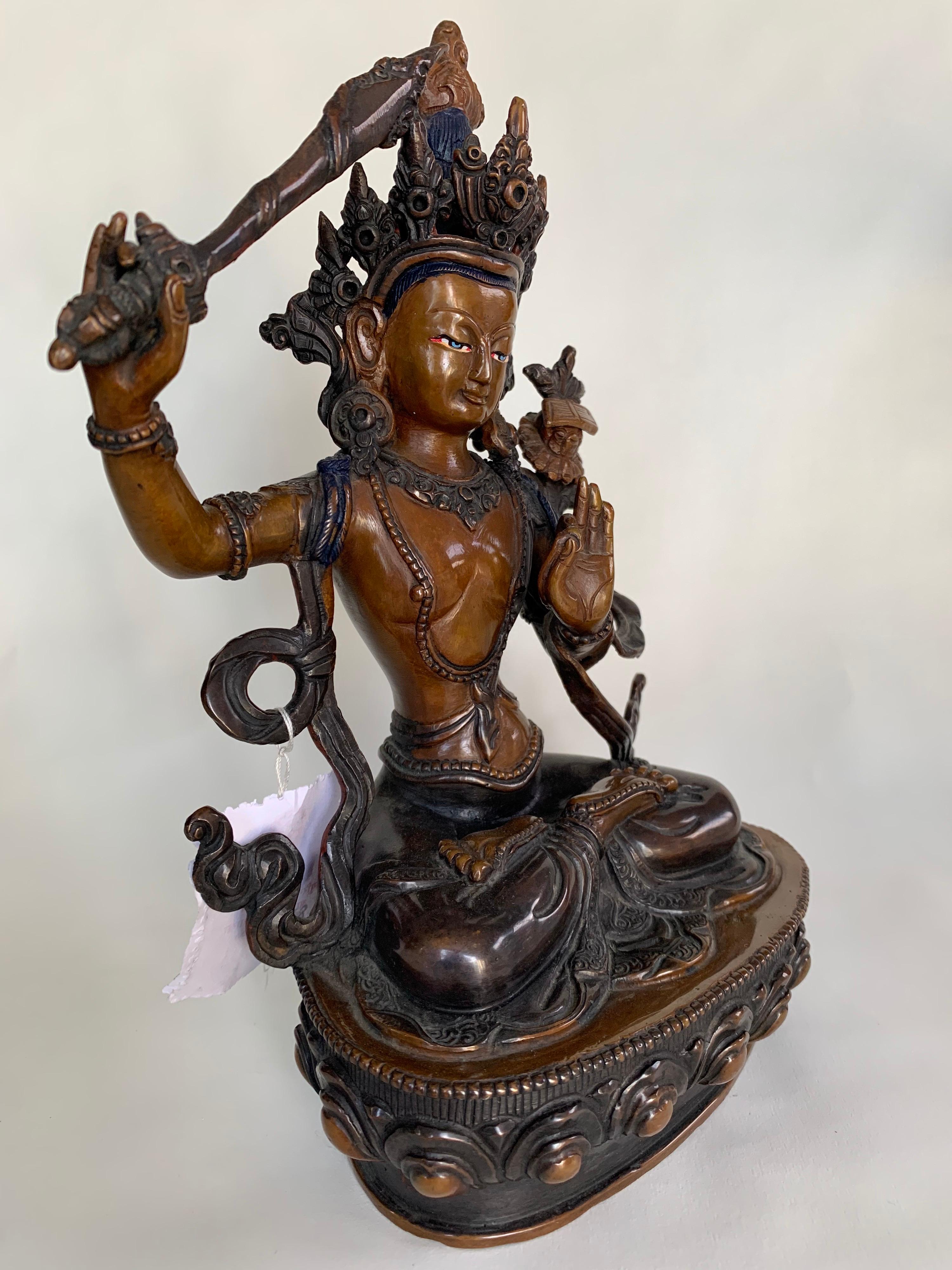 Manjushree-Statue, 9 Zoll, handgefertigt von Lost Wax Prozess – Sculpture von Unknown