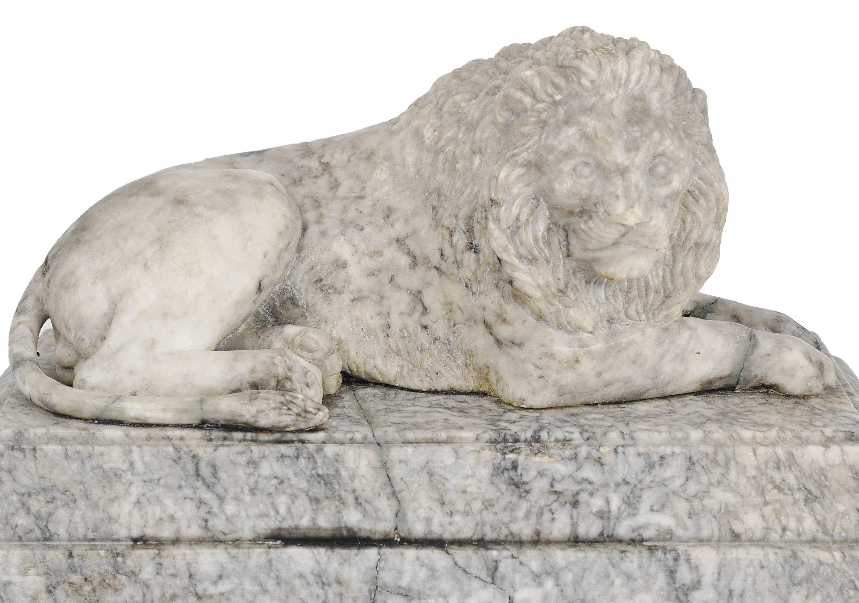 Marmorfigur eines liegenden Löwen, 19. Jahrhundert im Angebot 3