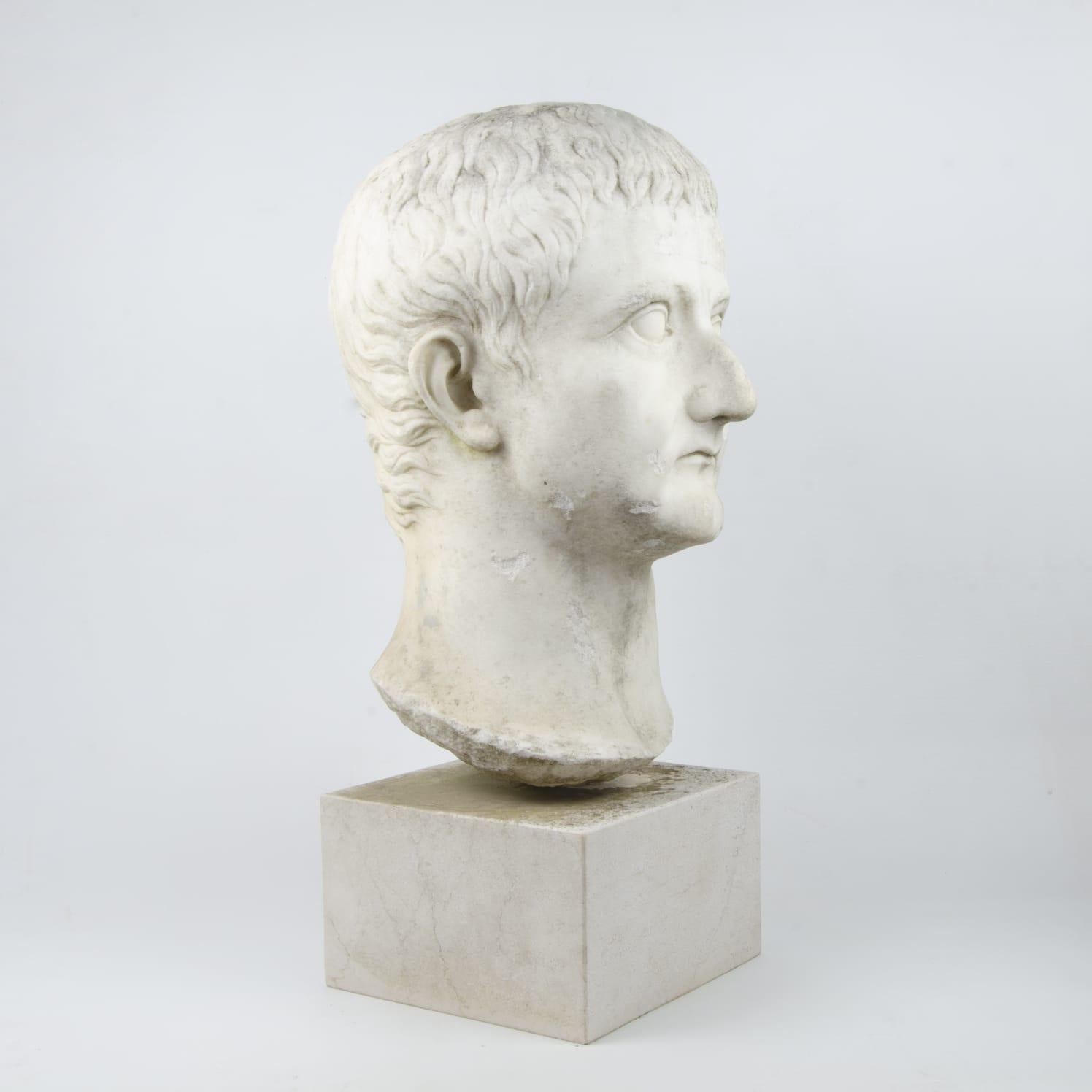 Marmorkopf des römischen Kaisers Tiberius im Angebot 2