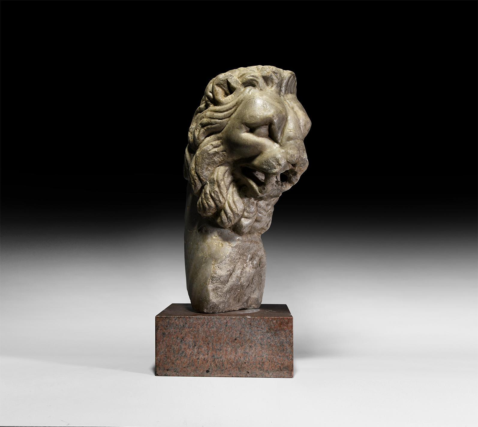 Unknown Figurative Sculpture – ANTIKER MONUMENTALER MARMORNER LÖWENBRUNNENKOPF RÖMISCHES REICH 1/2. JAHRHUNDERT N. CHR.