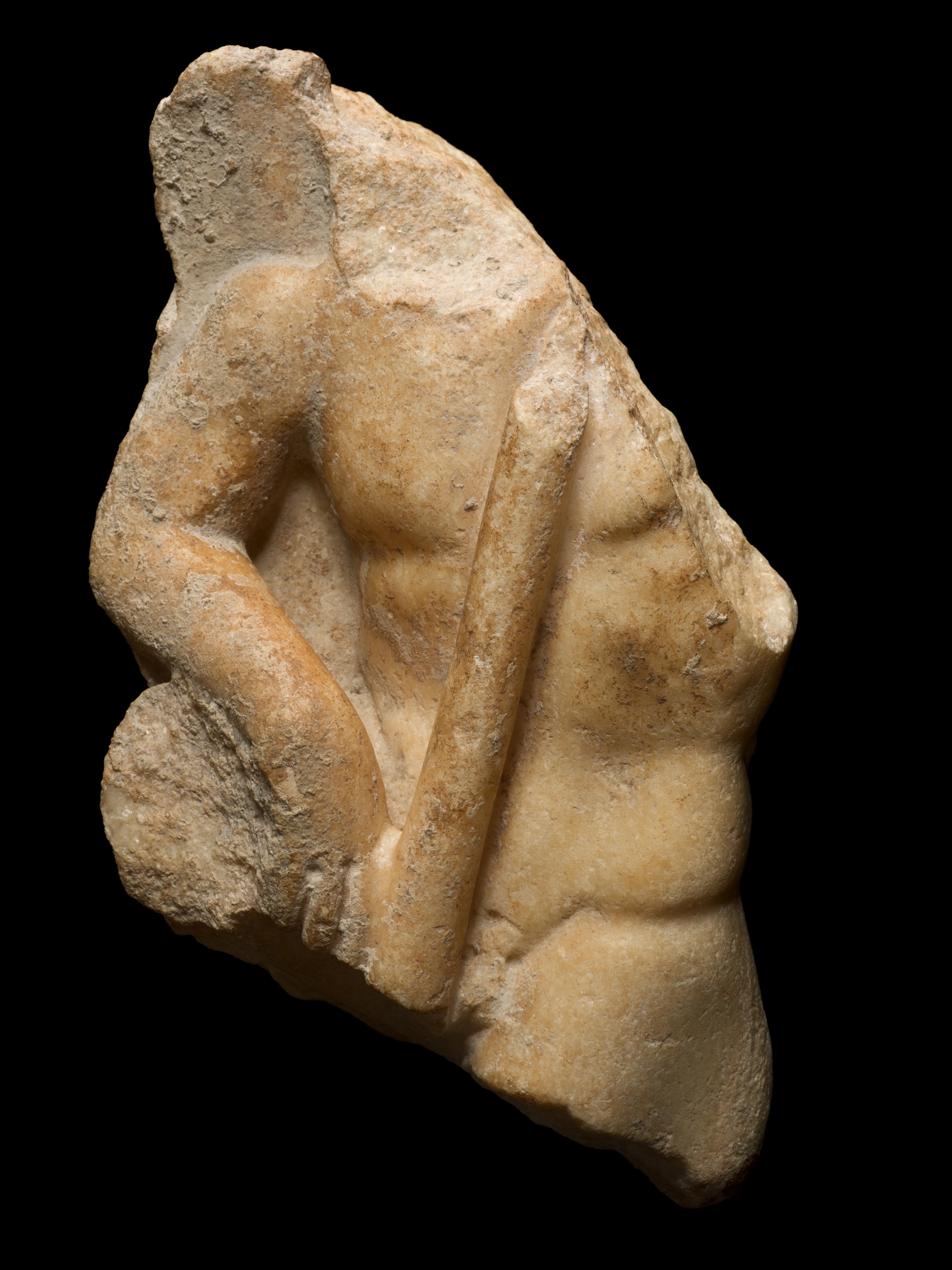 Figurative Sculpture Unknown - ANCIENT Roman MARBLE RELIEF OF A MALE TORSO, ROME, 2ND/3RD SIÈCLE