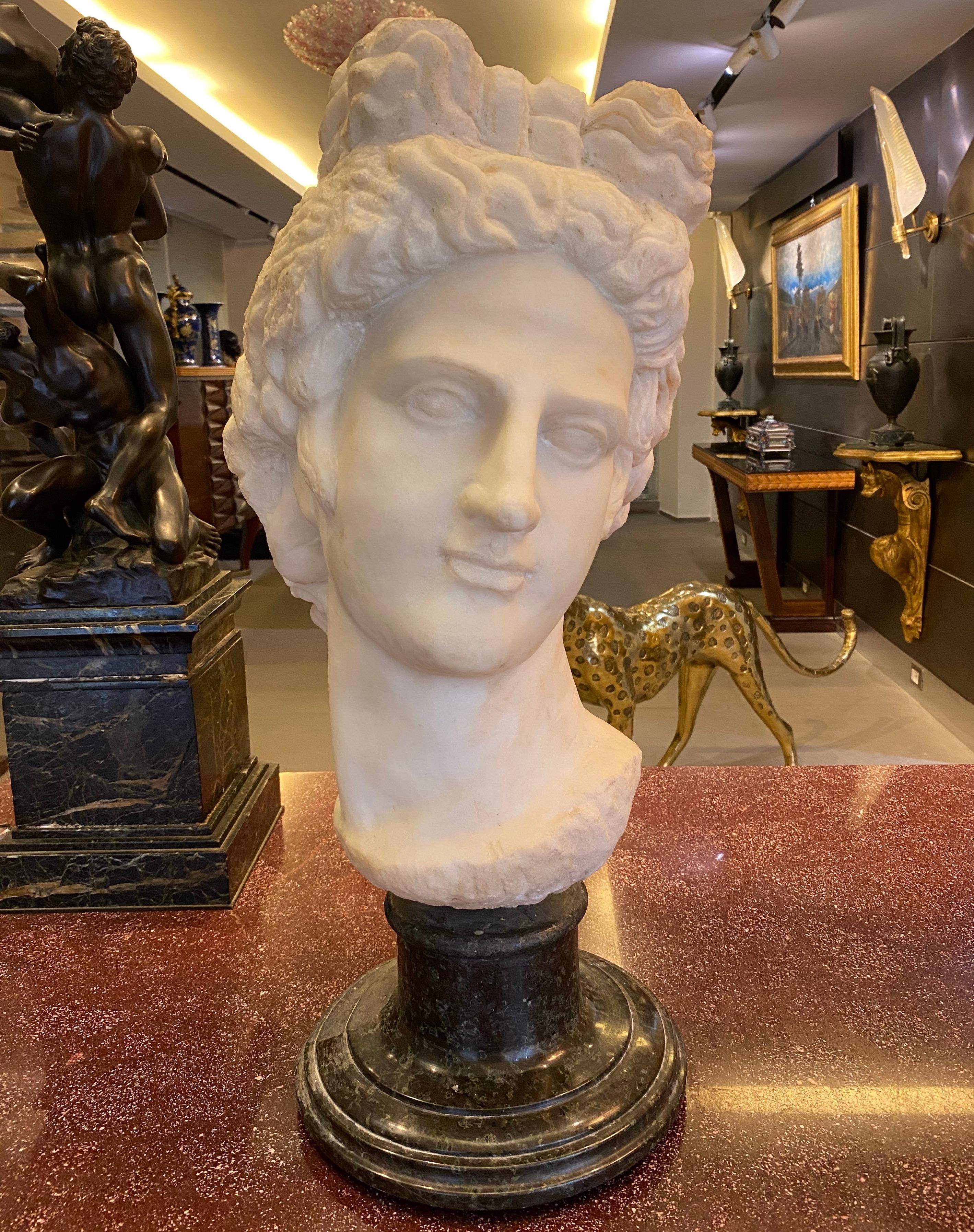 Marble Sculpture of Roman Mythological subject Apollo For Sale 3