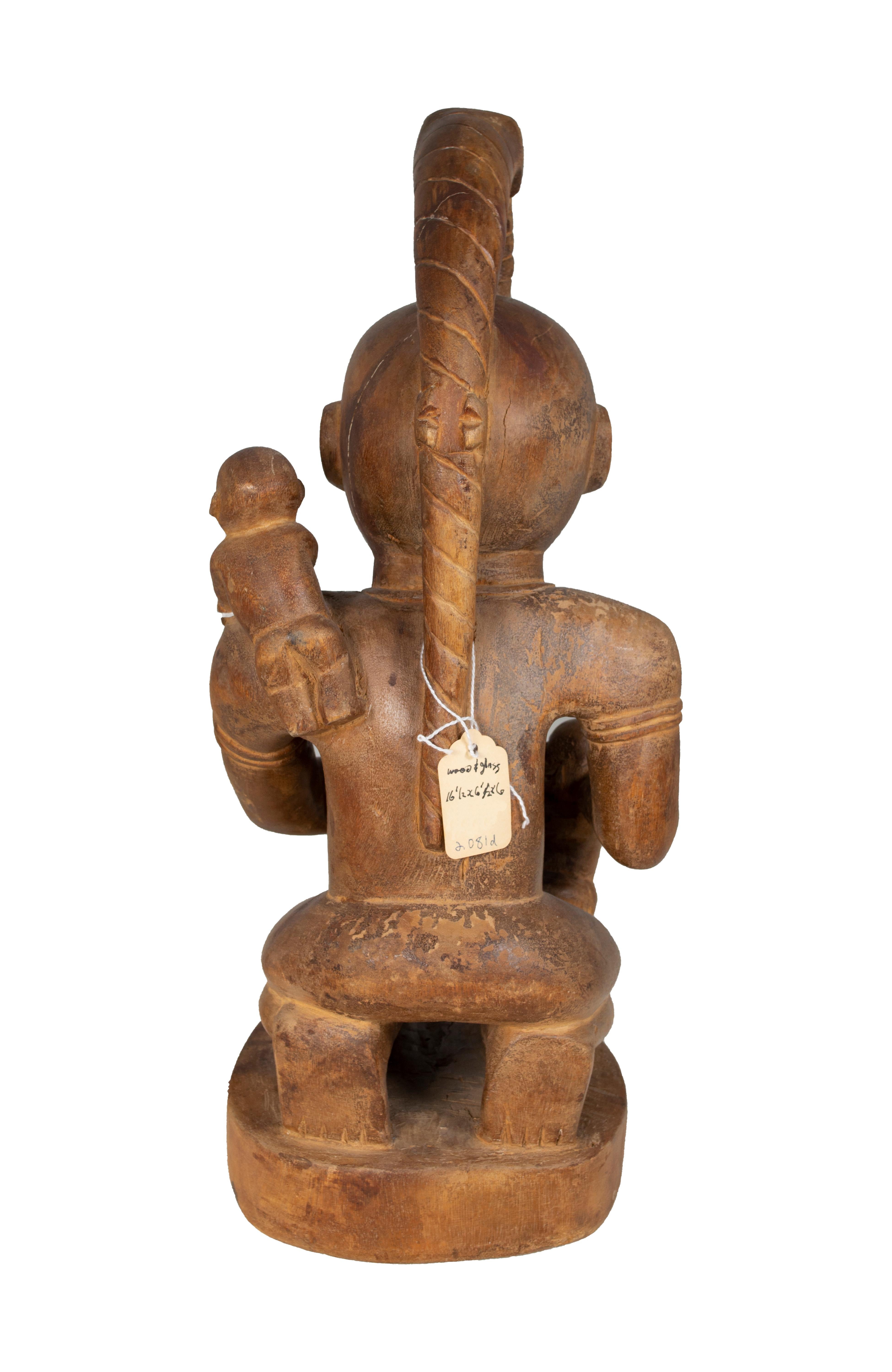 „Maternity-Bacongo, Zaire“, geschaffen in der Demokratischen Republik Kongo um 1940 (Stammeskunst), Sculpture, von Unknown