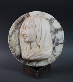 Baroque Medallion in Carrara Marble and  Breach Profile 18th century