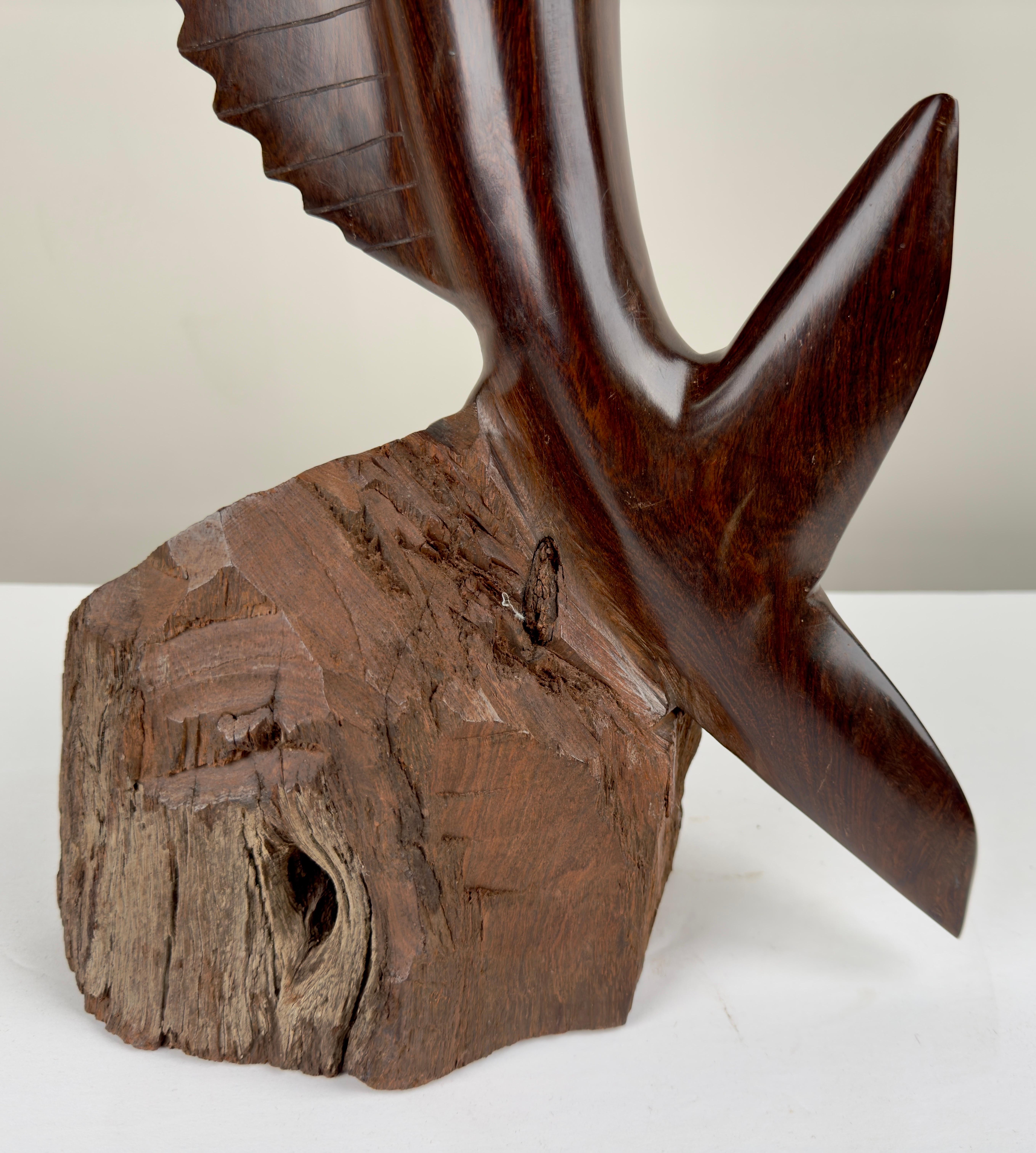 Sculpture de épée de mer en bois sculptée à la main du milieu du siècle dernier  en vente 7