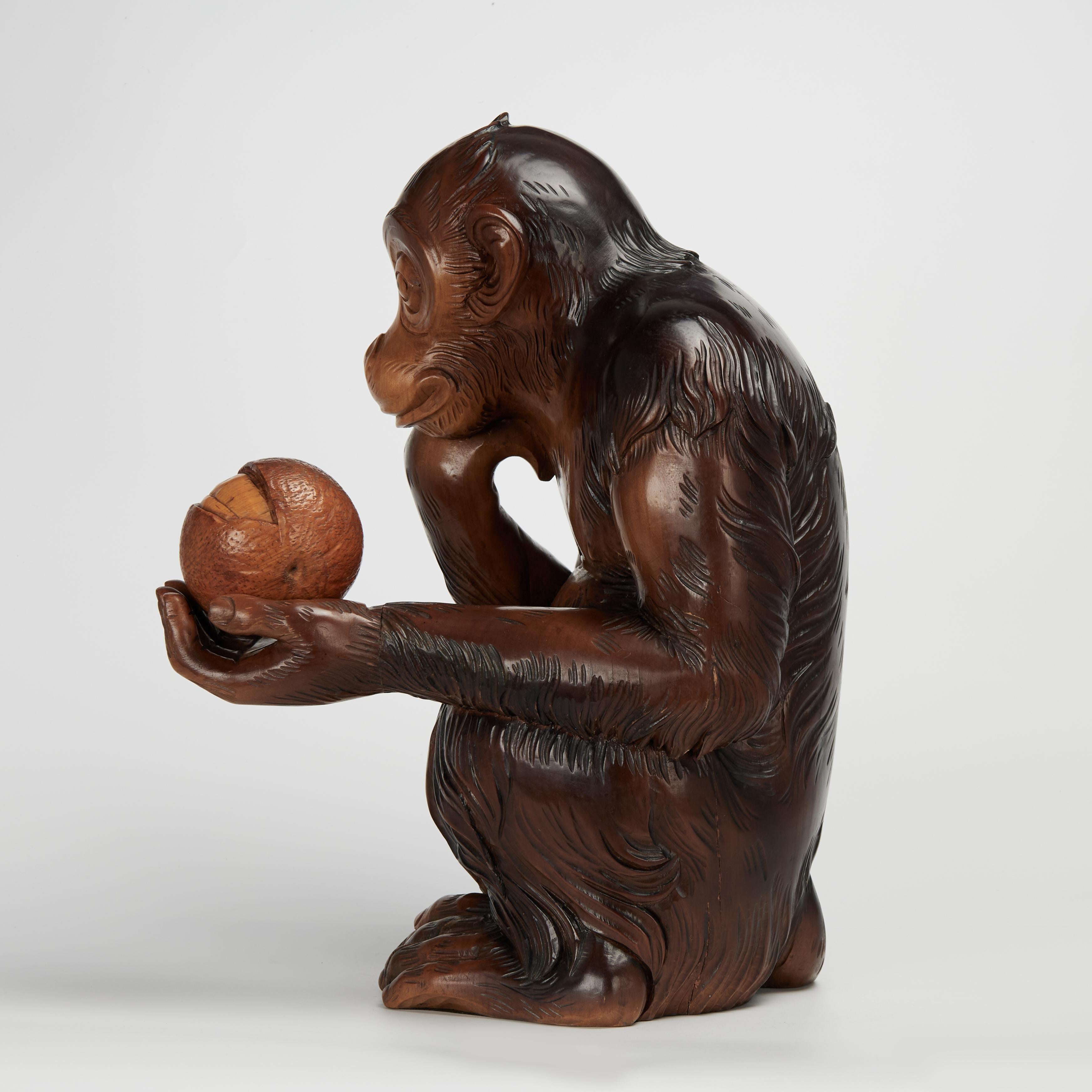 Scimmia in legno intagliato di Macabo, metà secolo, Italia - Sculpture Realismo di Unknown