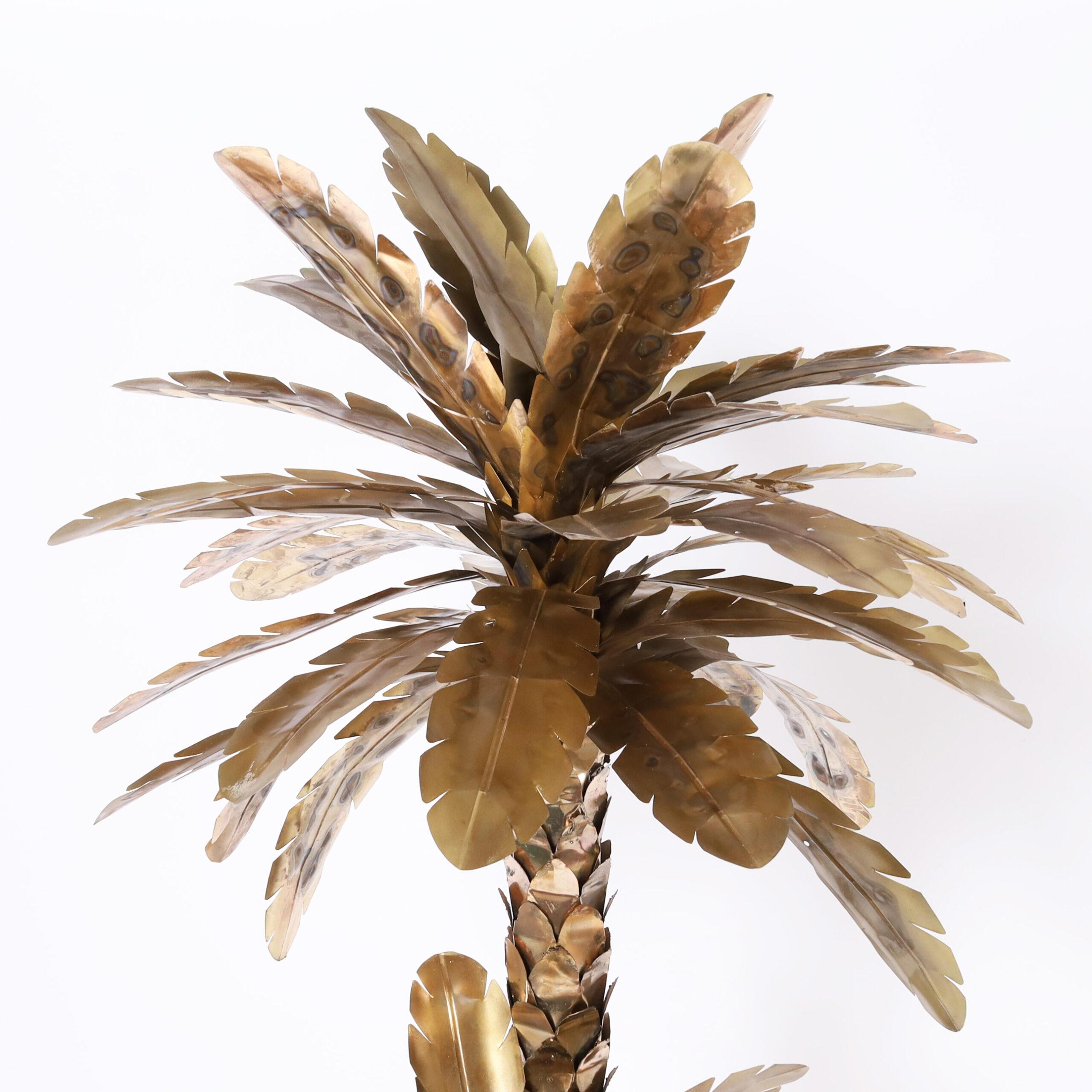 Schicke, großformatige Palmen-Skulptur im Vintage-Stil aus Metall mit eloxierter Oberfläche und eingebrannten Highlights.