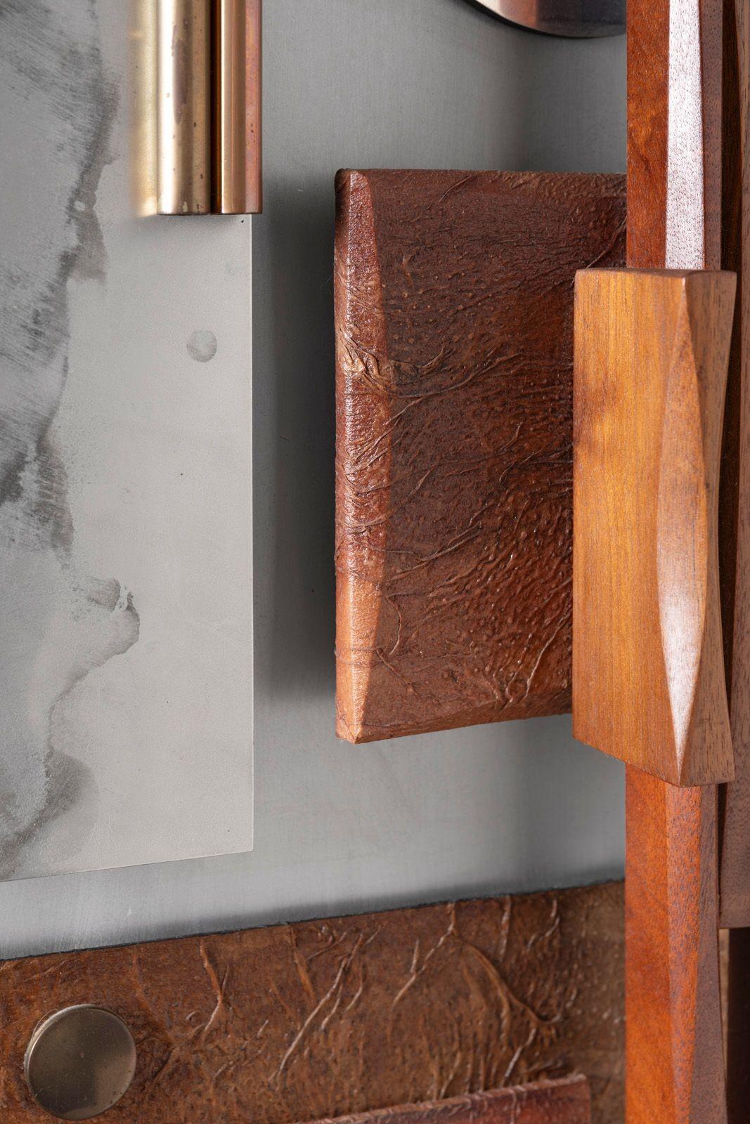 Scultura geometrica da parete in acciaio e legno di Stuart Mathews, stile metà del secolo scorso - Abstract Sculpture Marrone di Unknown