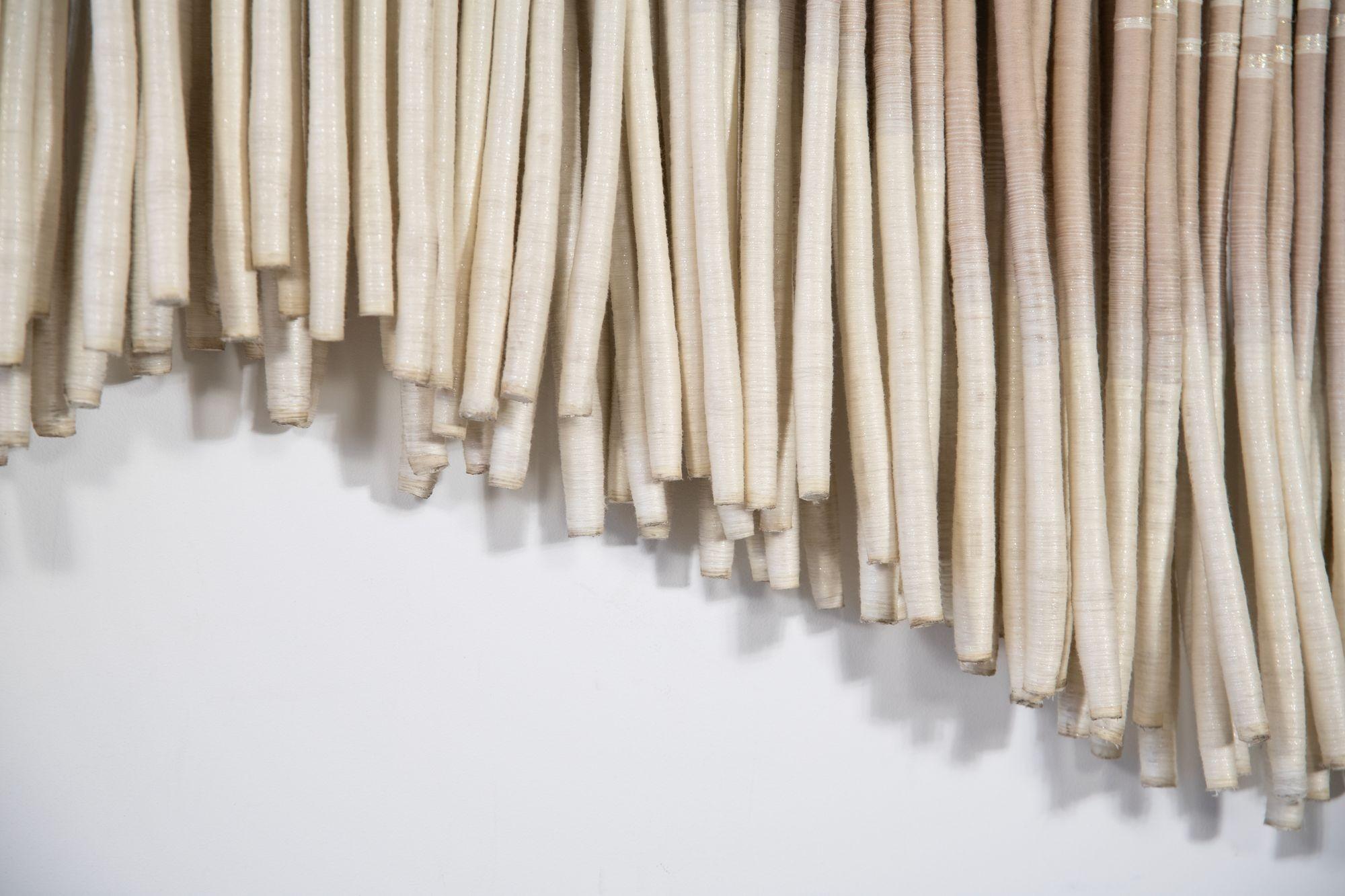 Sculpture murale monumentale en textile d'art fibre « Light » de Barbara Barron, 1982 en vente 1