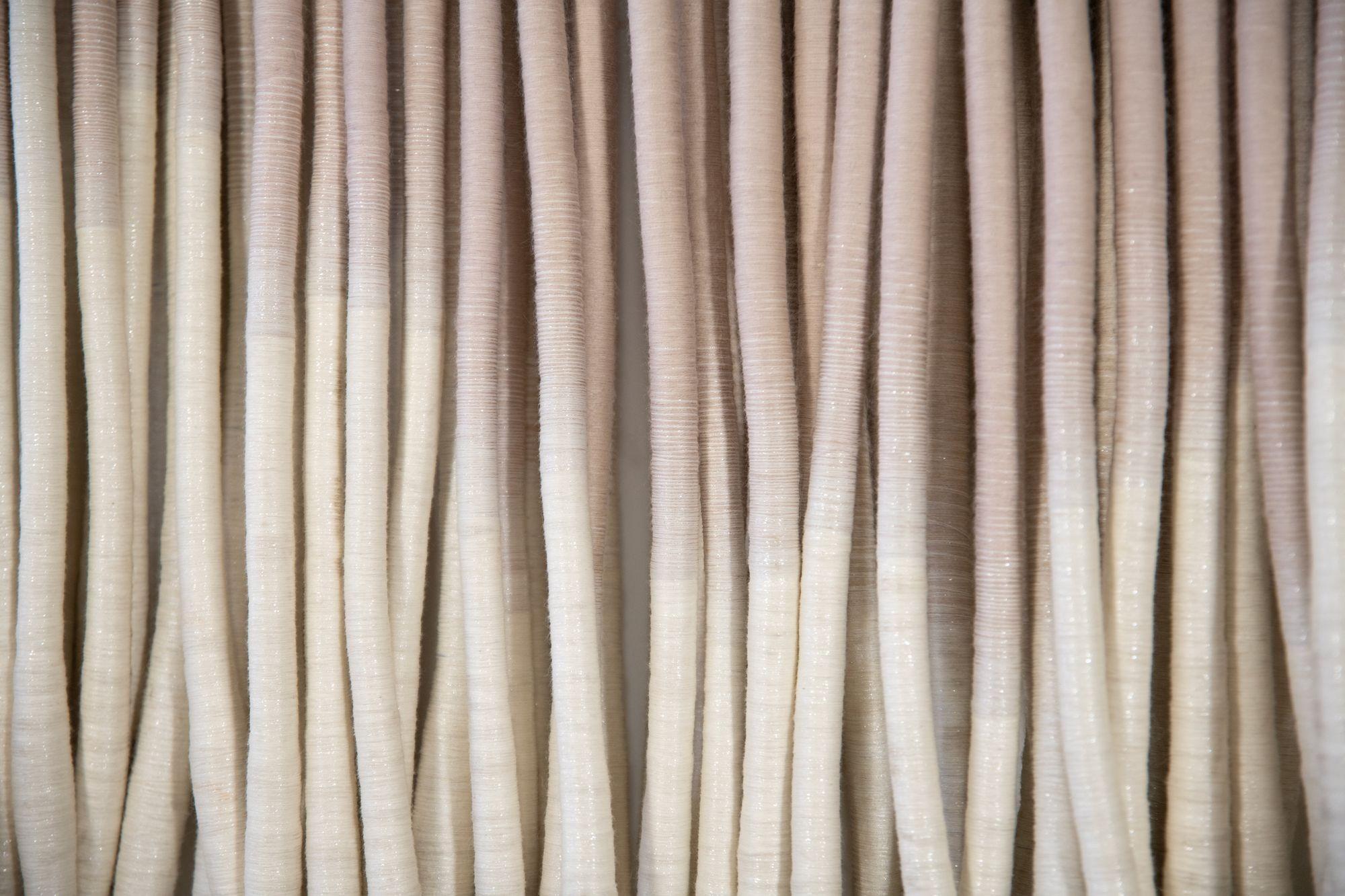 Sculpture murale monumentale en textile d'art fibre « Light » de Barbara Barron, 1982 en vente 6