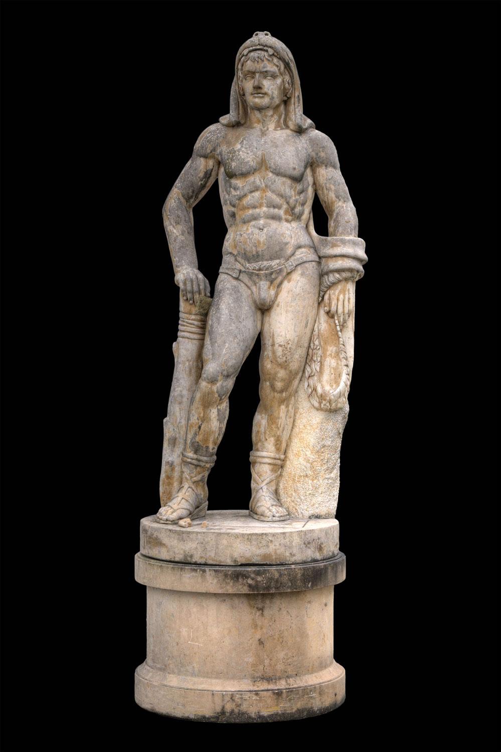  Monumentale italienische Rationalistische Marmorskulpturen von Herkules und Discobolo (Braun), Nude Sculpture, von Unknown