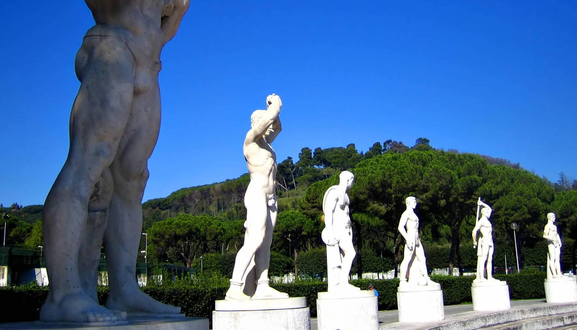 Monumental Italian Rationalist Marble Sculptures of Young Athletes For Sale 13