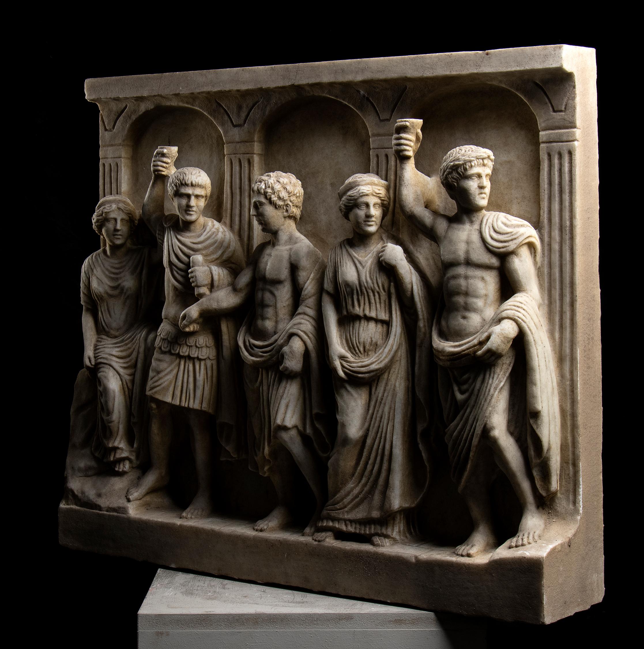 Scultura monumentale in marmo a rilievo romano raffigurante l'apoteosi di Augusto - Sculpture Altro stile artistico di Unknown