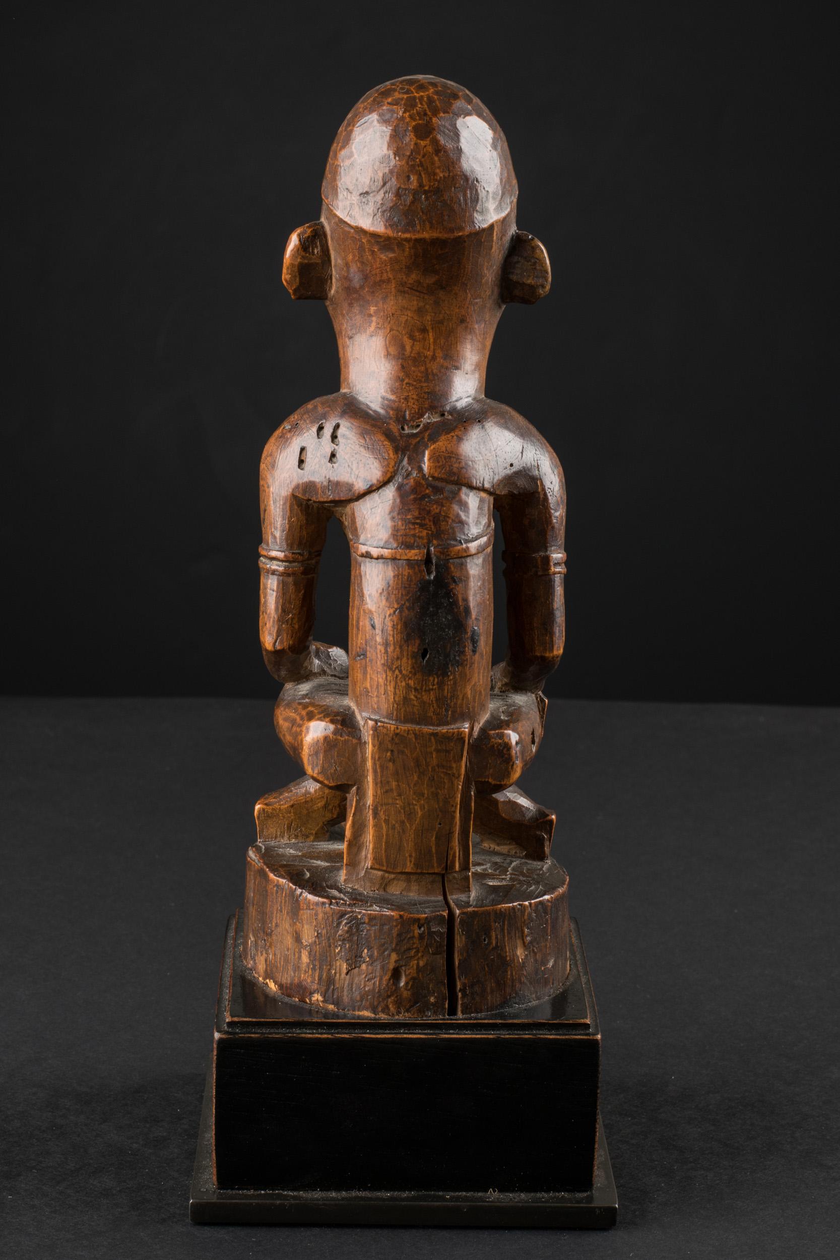 what is the significance of the mother and child figure from the kongo from the late 19th century