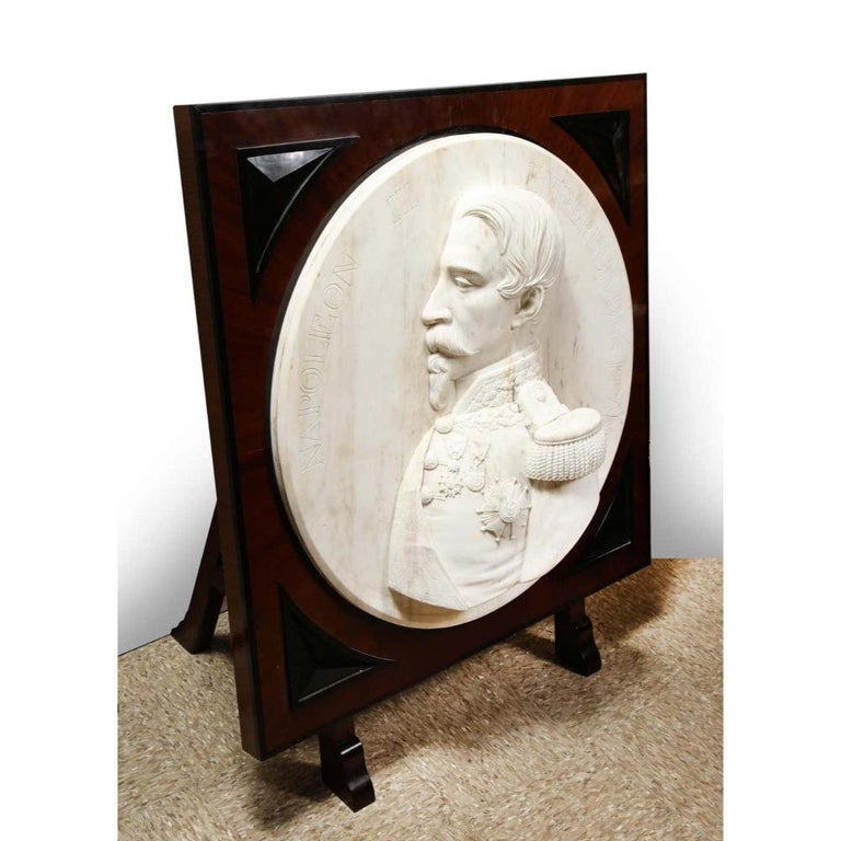 Museum Quality French White Marble Roundel Relief of Emperor Napoleon III, 1860 For Sale 1