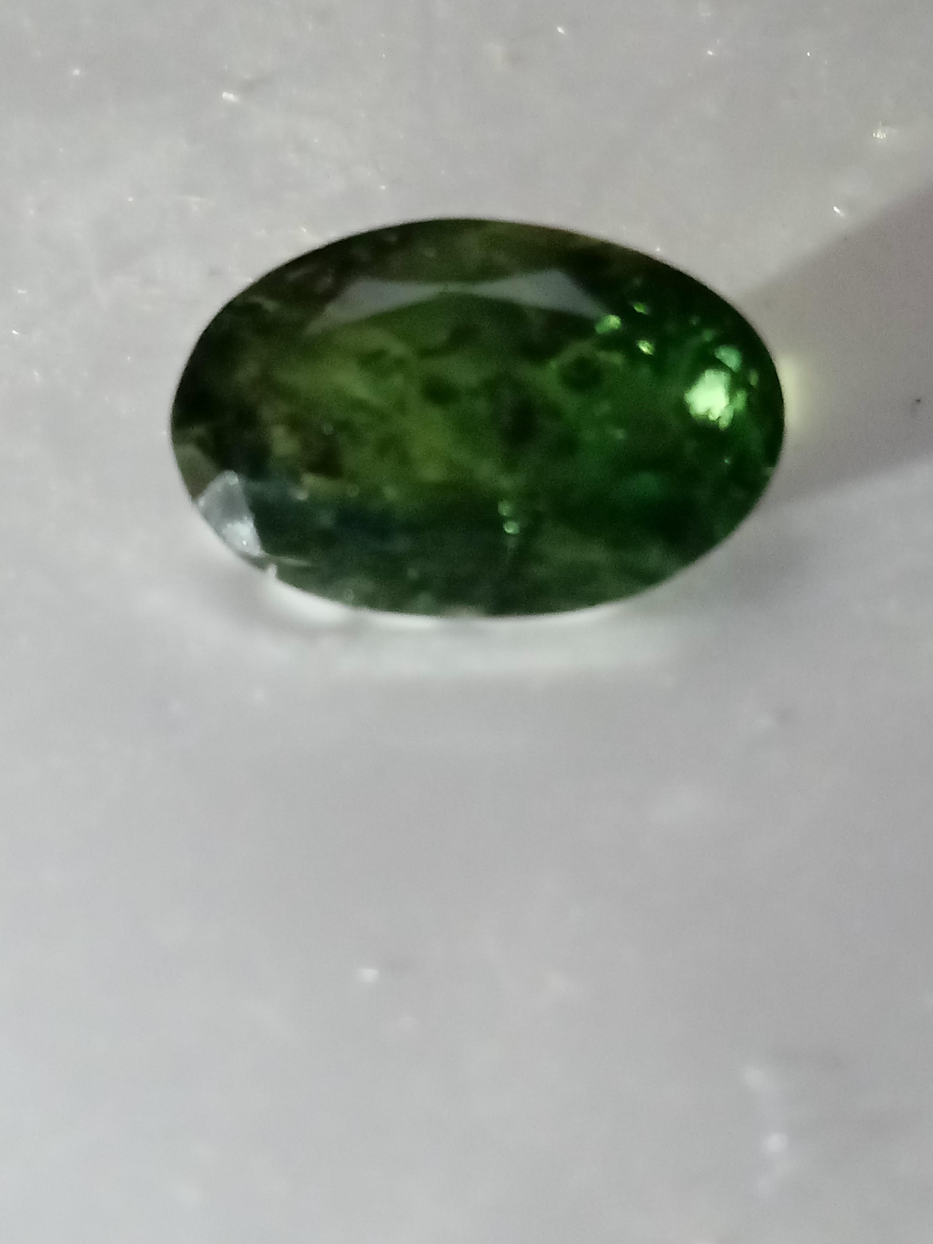 Natural green sapphire not heated not treated 5.35 carats  For Sale 1