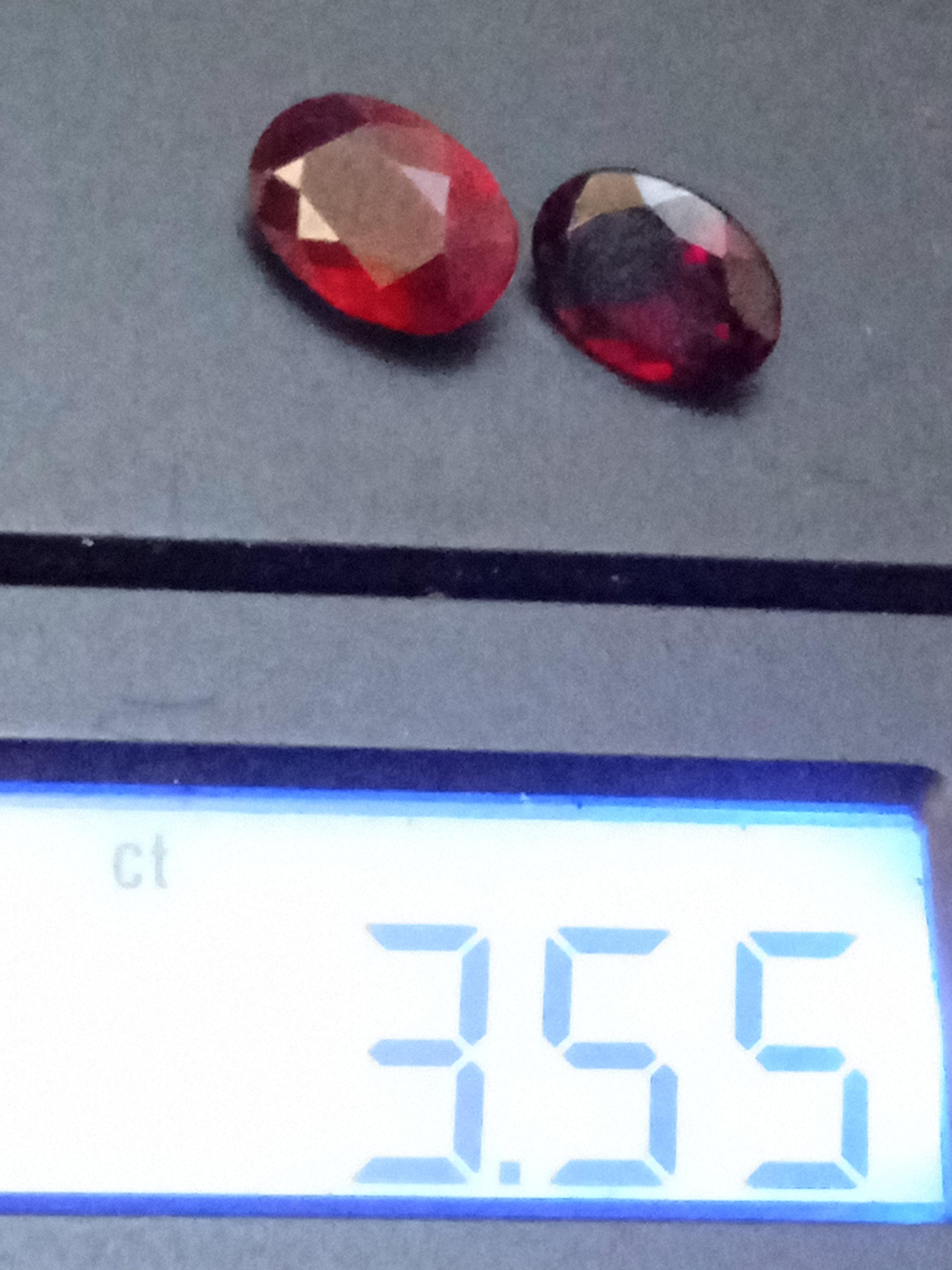 Paire de grenats rouges naturels de 3,55 carats  en vente 3